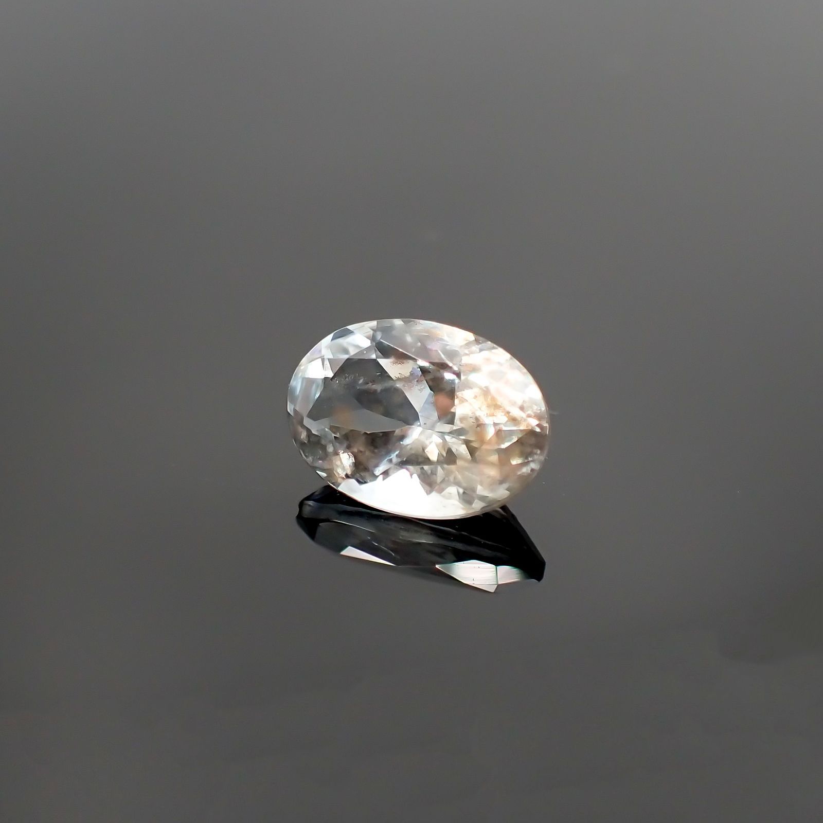 アベンチュリンアクアマリン(宝石名アクアマリン) ナイジェリア産 2.08ct 識別済[210712991]10.1×7.1mm前後