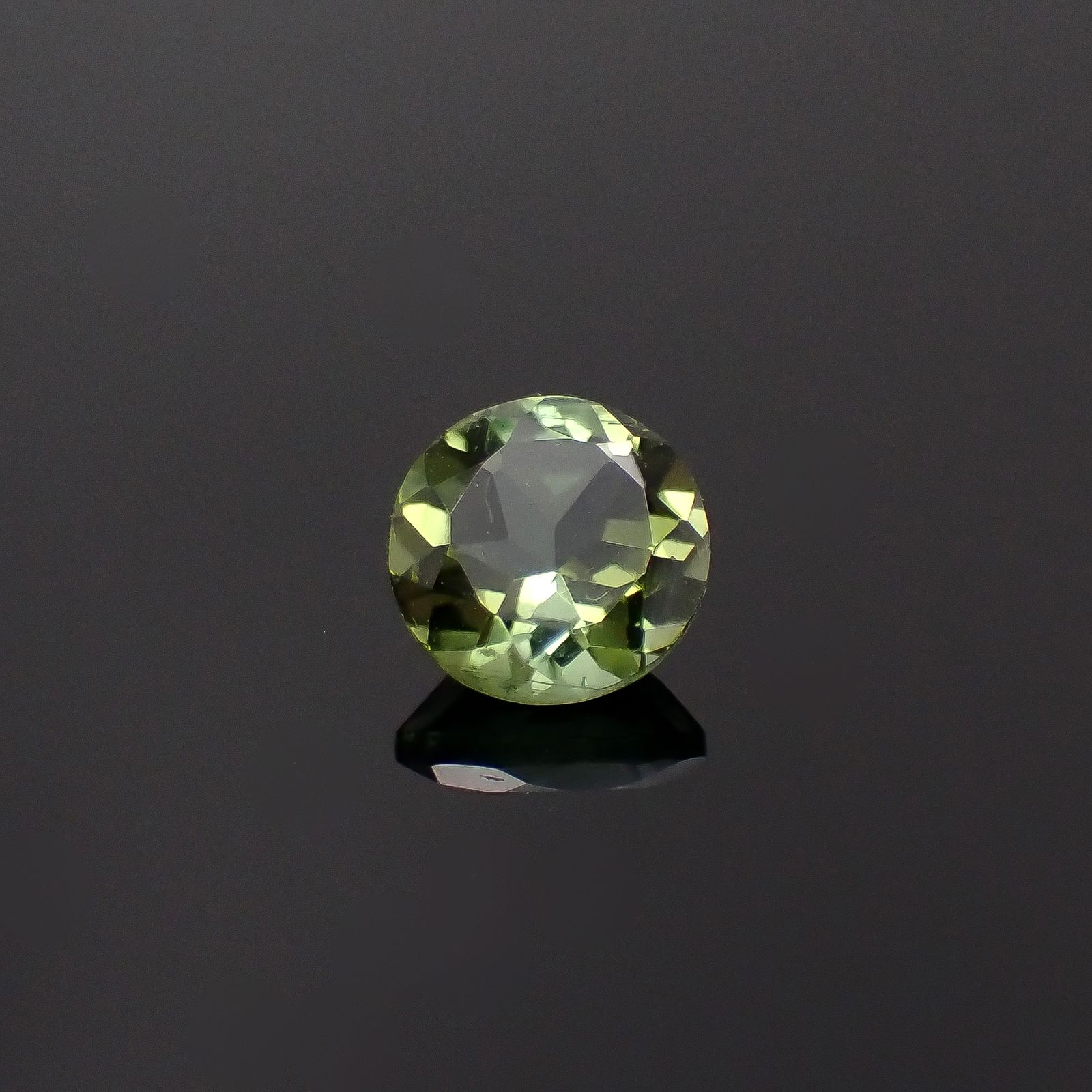 グリーントルマリン モザンビーク/コンゴ産 0.84ct[240527785]6x6mm前後