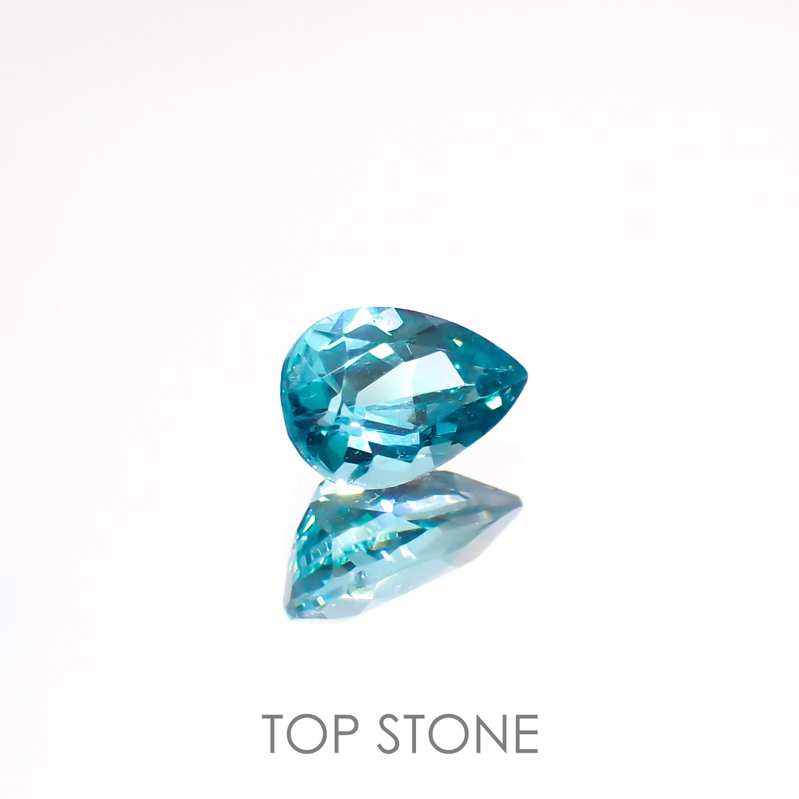 ブルーグリーンアパタイト(宝石名アパタイト)マダガスカル産 0.79ct 識別済[220515935]6.9x4.7mm前後