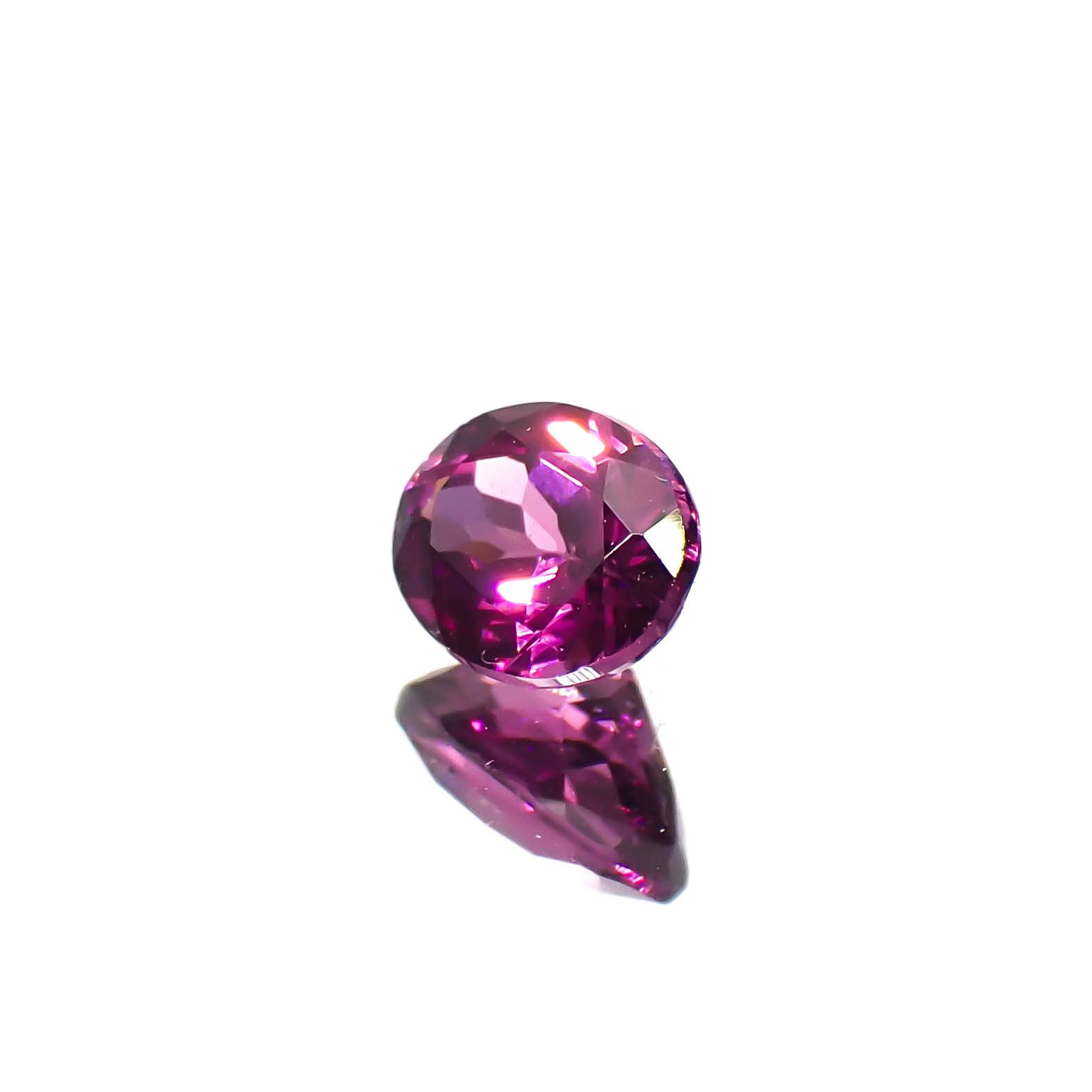 グレープガーネット(宝石名ガーネット)ブラジル産 0.49ct 識別済[240928710]5.1x3.9mm前後