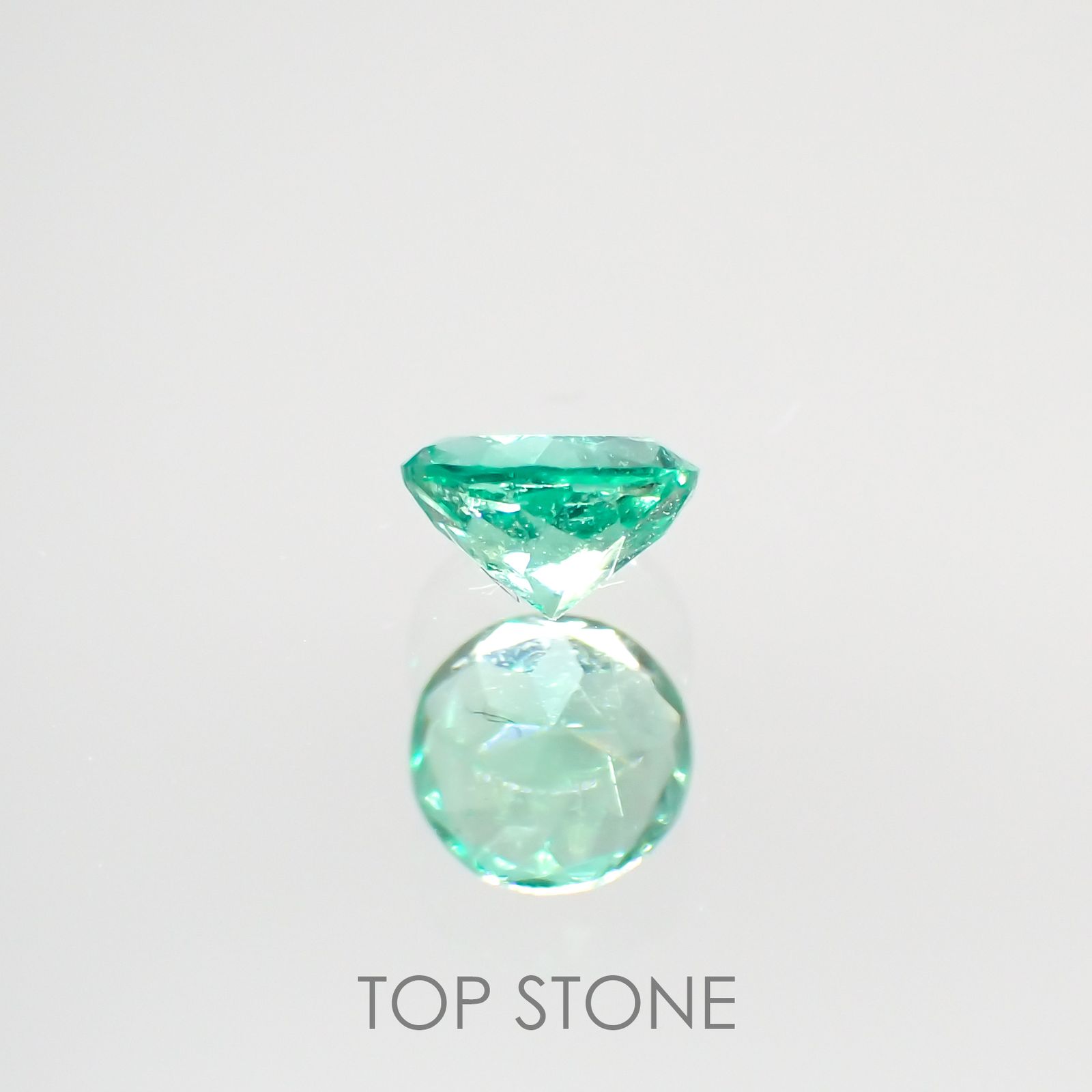 エメラルド(宝石名エメラルド) コロンビア産 0.16ct 識別済[210913162]3.7×3.7mm前後