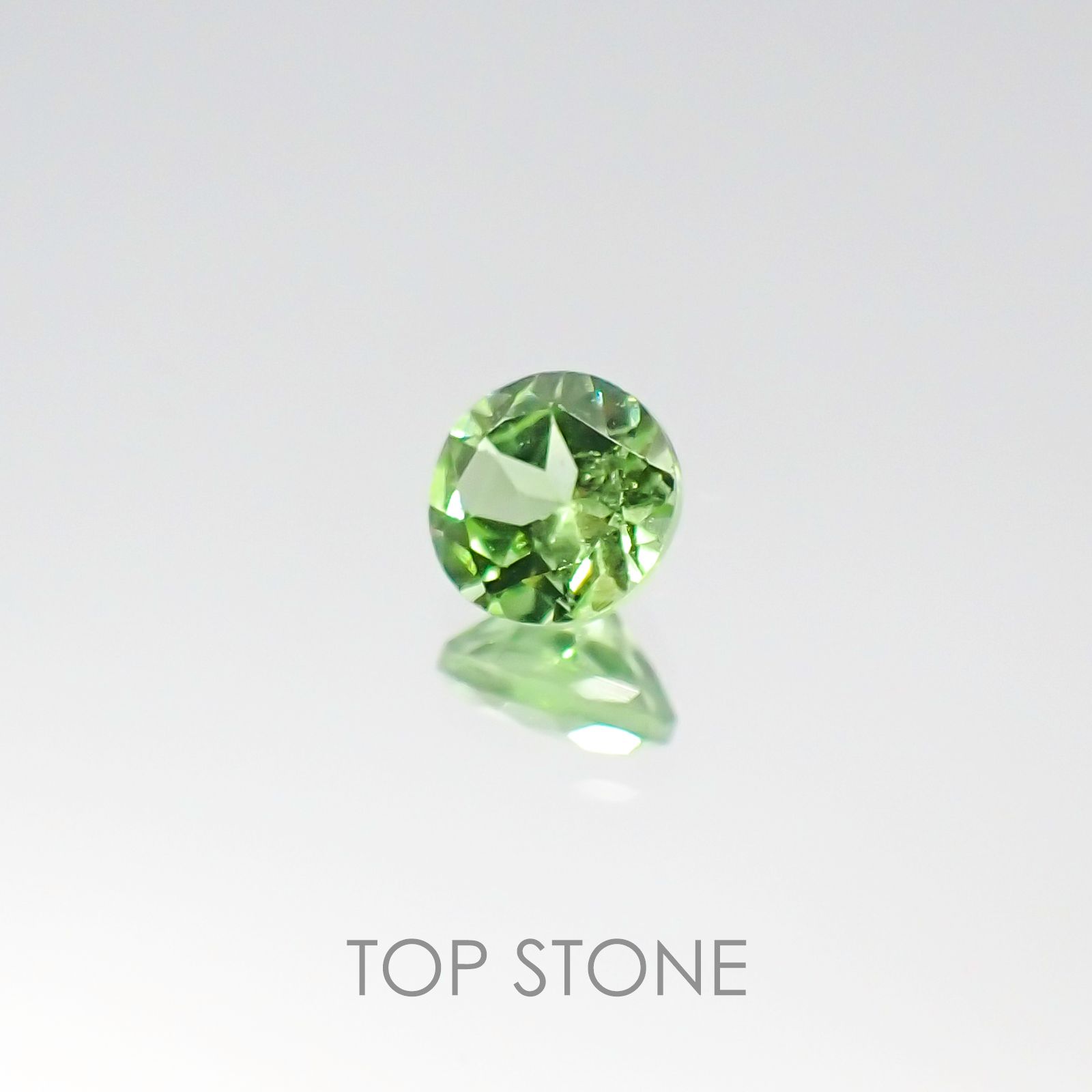 ミントガーネット ケニア産 ルース 0.35ct[20106116]4.3×4.2mm前後