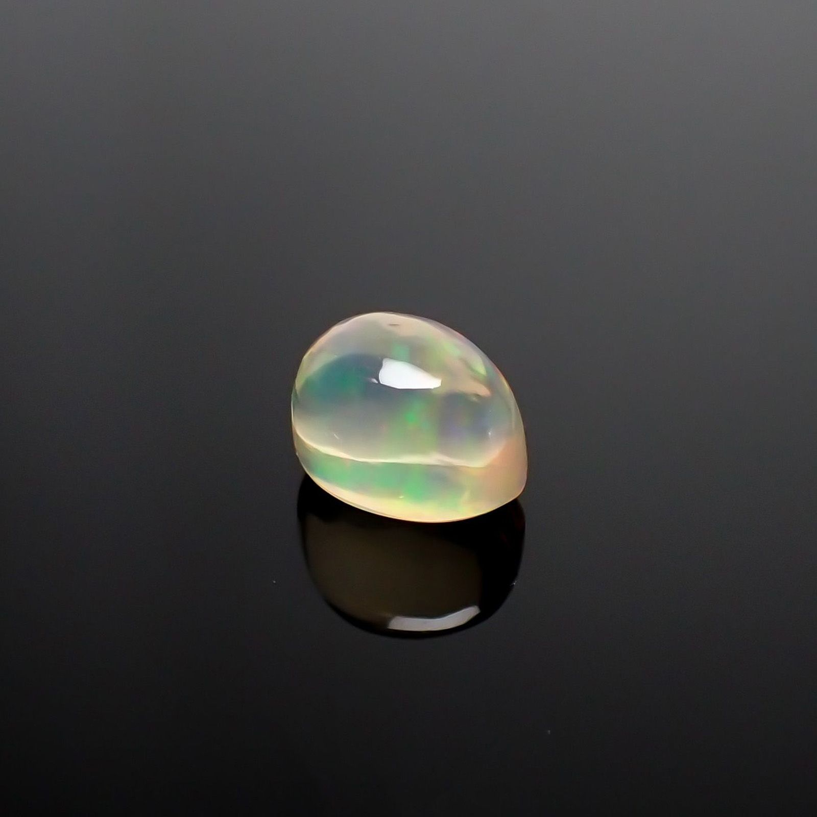 メキシコオパール(宝石名オパール) メキシコ産 ソ付(彩珠) 2.100ct / 8.8x6.2mm前後 [210712138]
