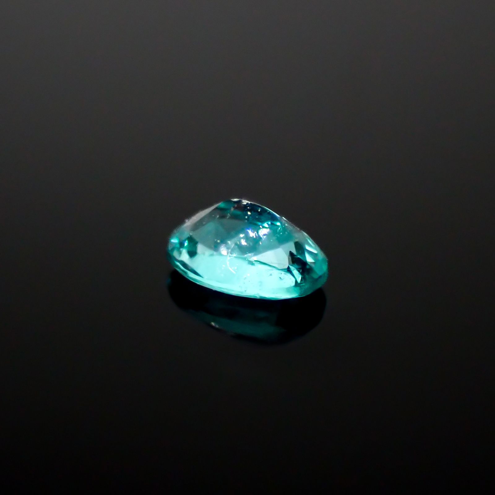 パライバトルマリン ブラジル・ムルング鉱山産 0.10ct[240928751]3.5x2.4mm前後