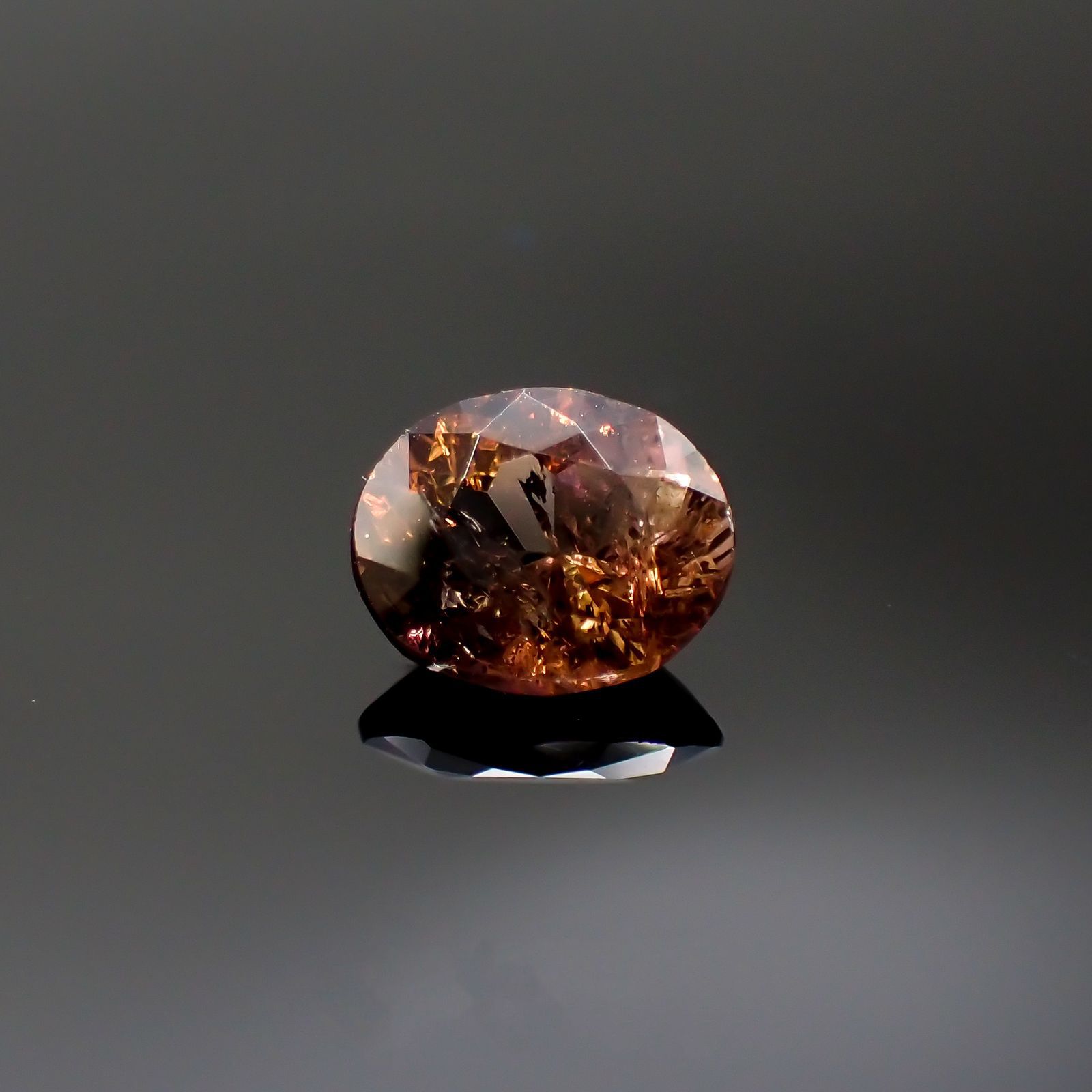 アキシナイト(宝石名アキシナイト)パキスタン産 1.37ct 識別済[220717020]8x6.4mm前後 | TOP STONE(トップストーン)