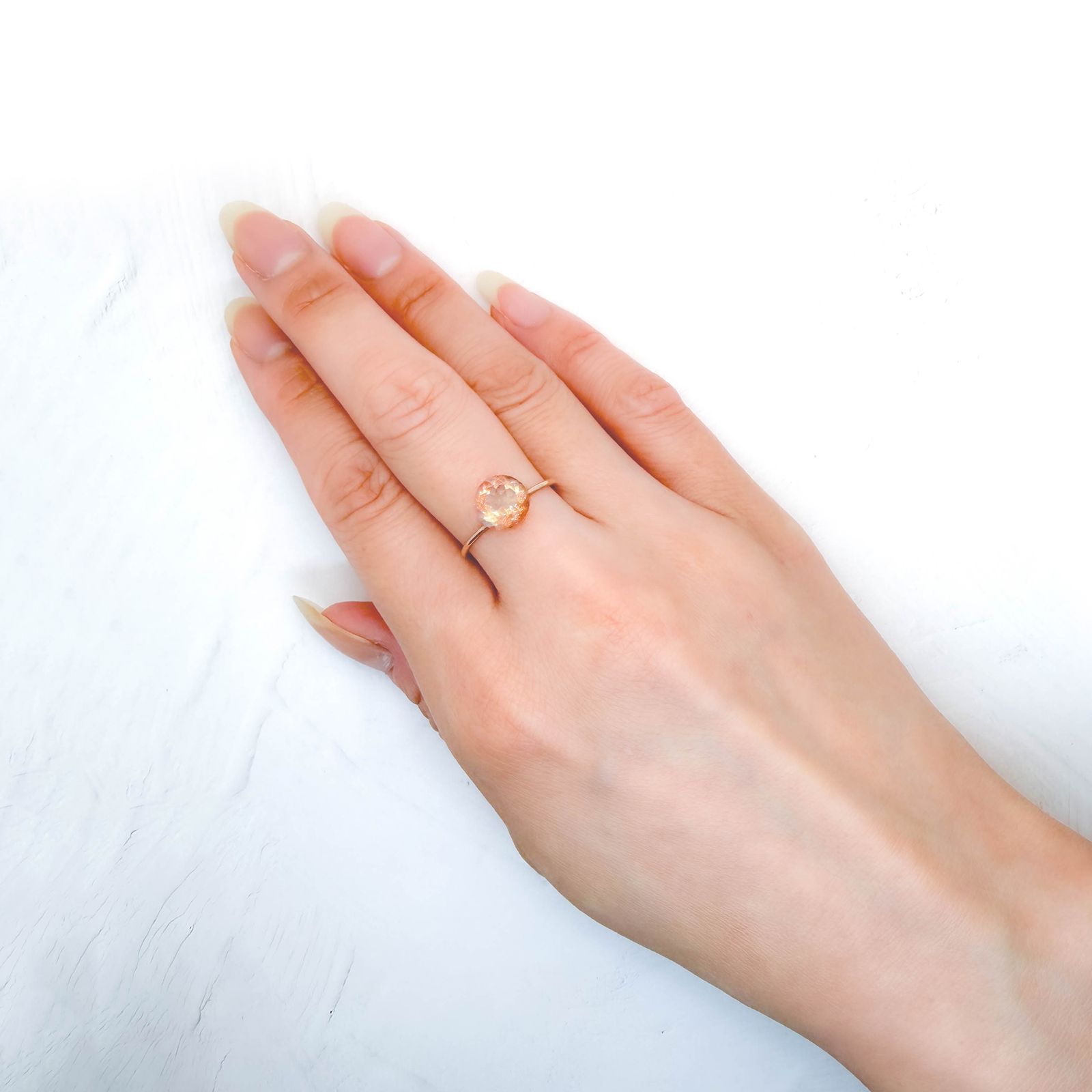 オレゴンサンストーン アメリカ・オレゴン州産 1.87ct / 8.1x8mm前後 [260732638]