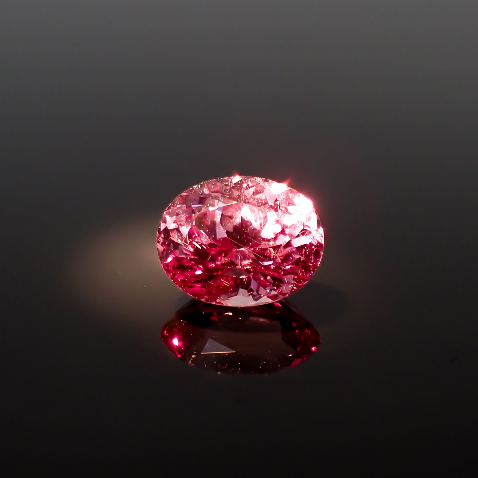 ドラゴンガーネット タンザニア産 2.09ct[230722946]8.2x6.4mm前後