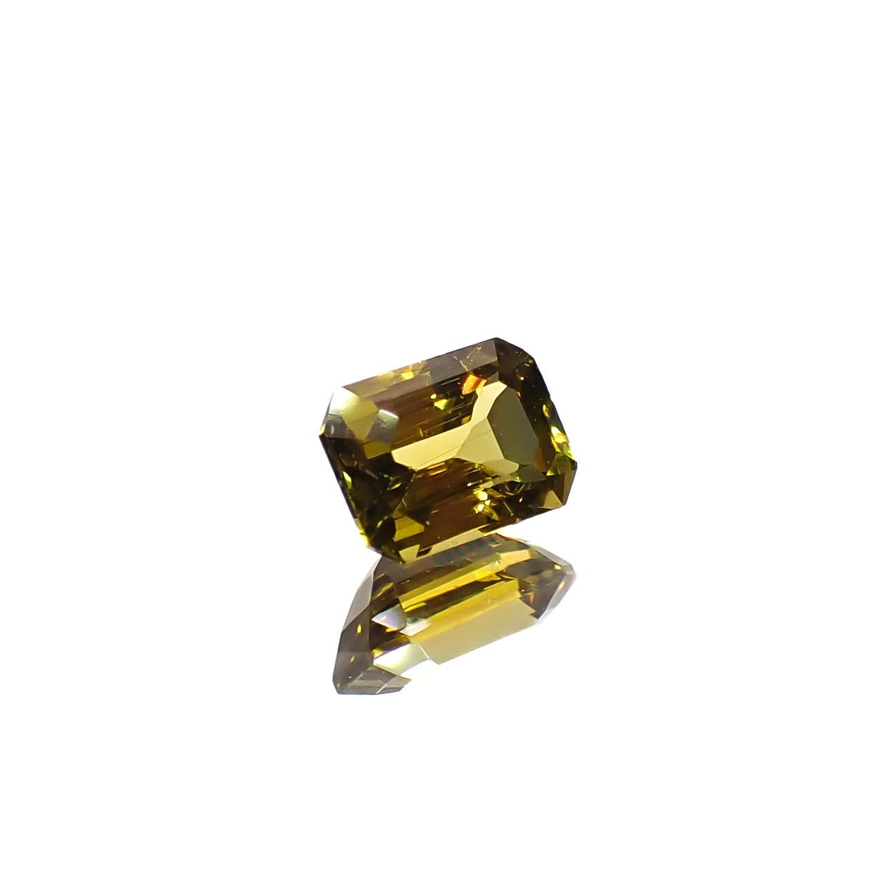 クリノゾイサイト(宝石名クリノゾイサイト)パキスタン産 0.38ct 識別済[250630598]4.7x3.4mm前後