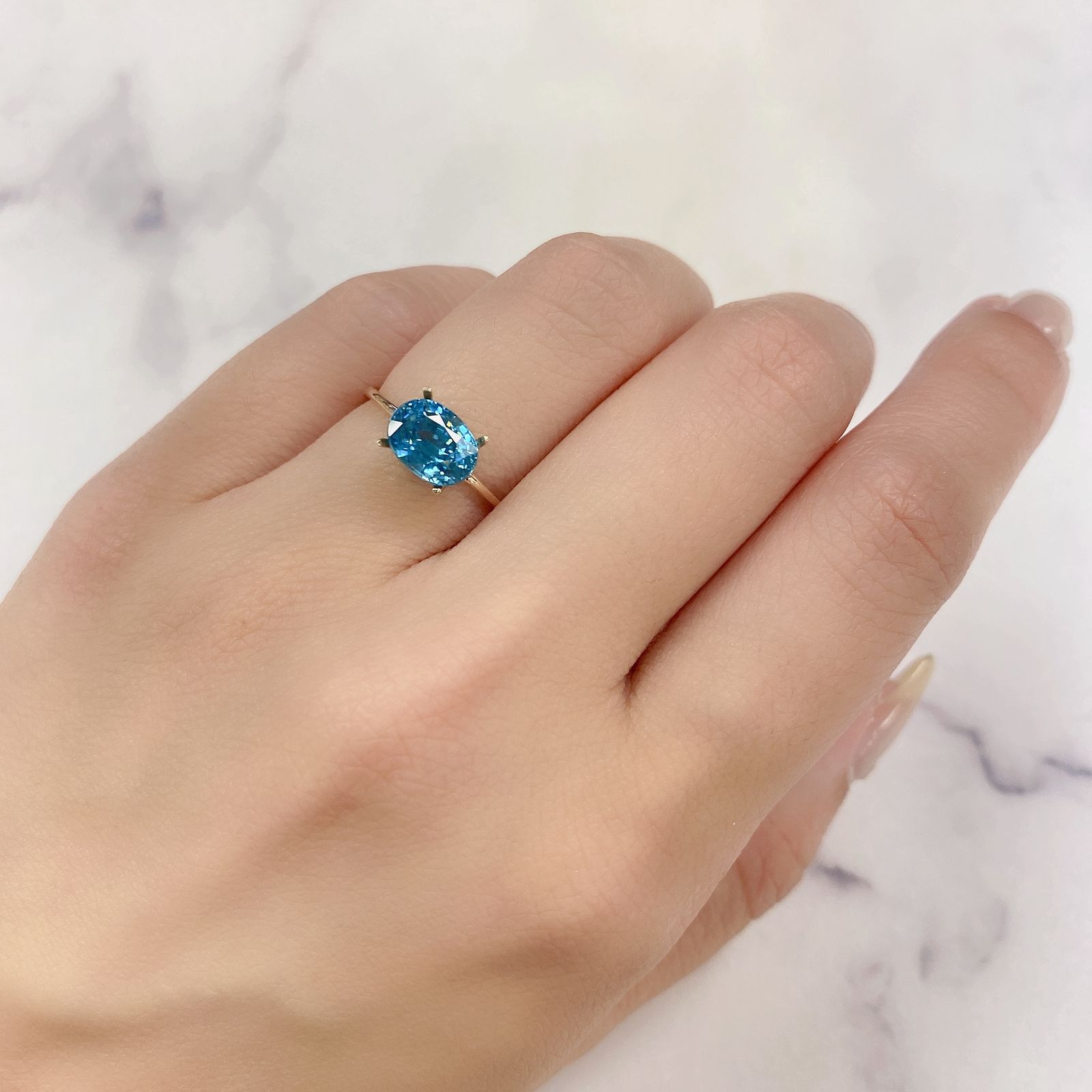 ブルージルコン(宝石名ジルコン) カンボジア産 2.55ct 識別済[21017932]8.1×6.1mm前後