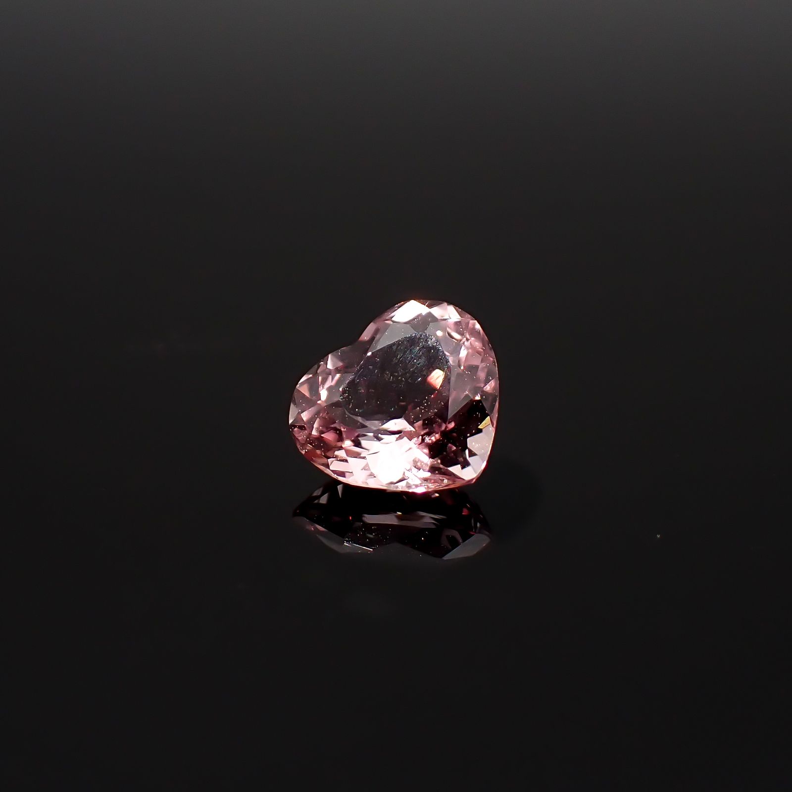 モルガナイト ブラジル産 1.37ct / 7.3x8.2mm前後 [260632303]
