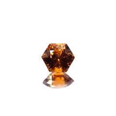 ◇ヘキサゴンカット◇ヘソナイトガーネット(宝石名ヘソナイト・ガーネット)スリランカ産 0.76ct 識別済[241129443]5.1x5mm前後