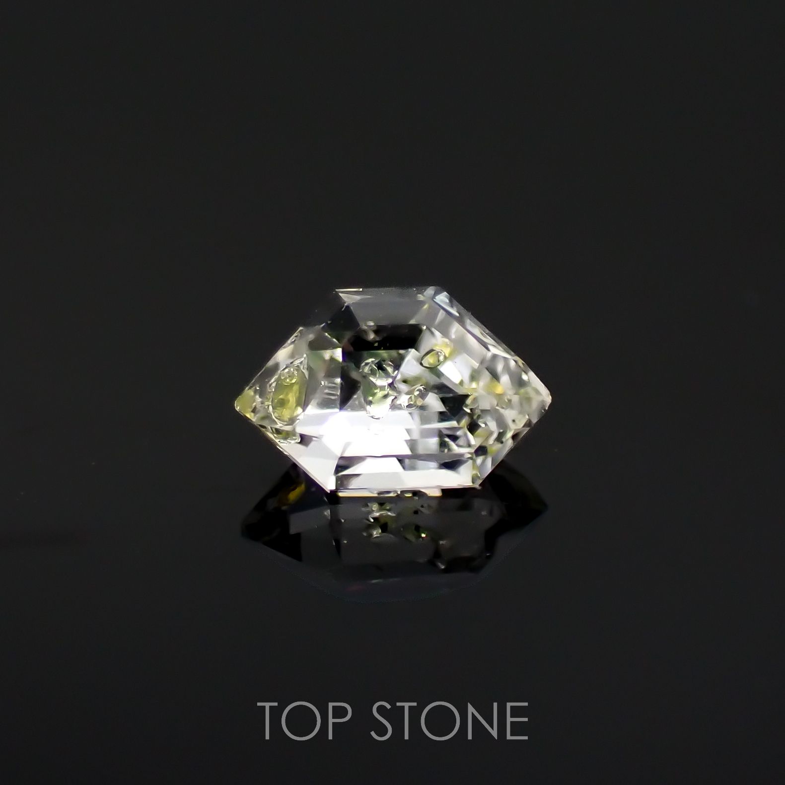 ◇カスタムカット◇オイルインクォーツ パキスタン産 0.34ct[221018529]5.5x3.5mm前後