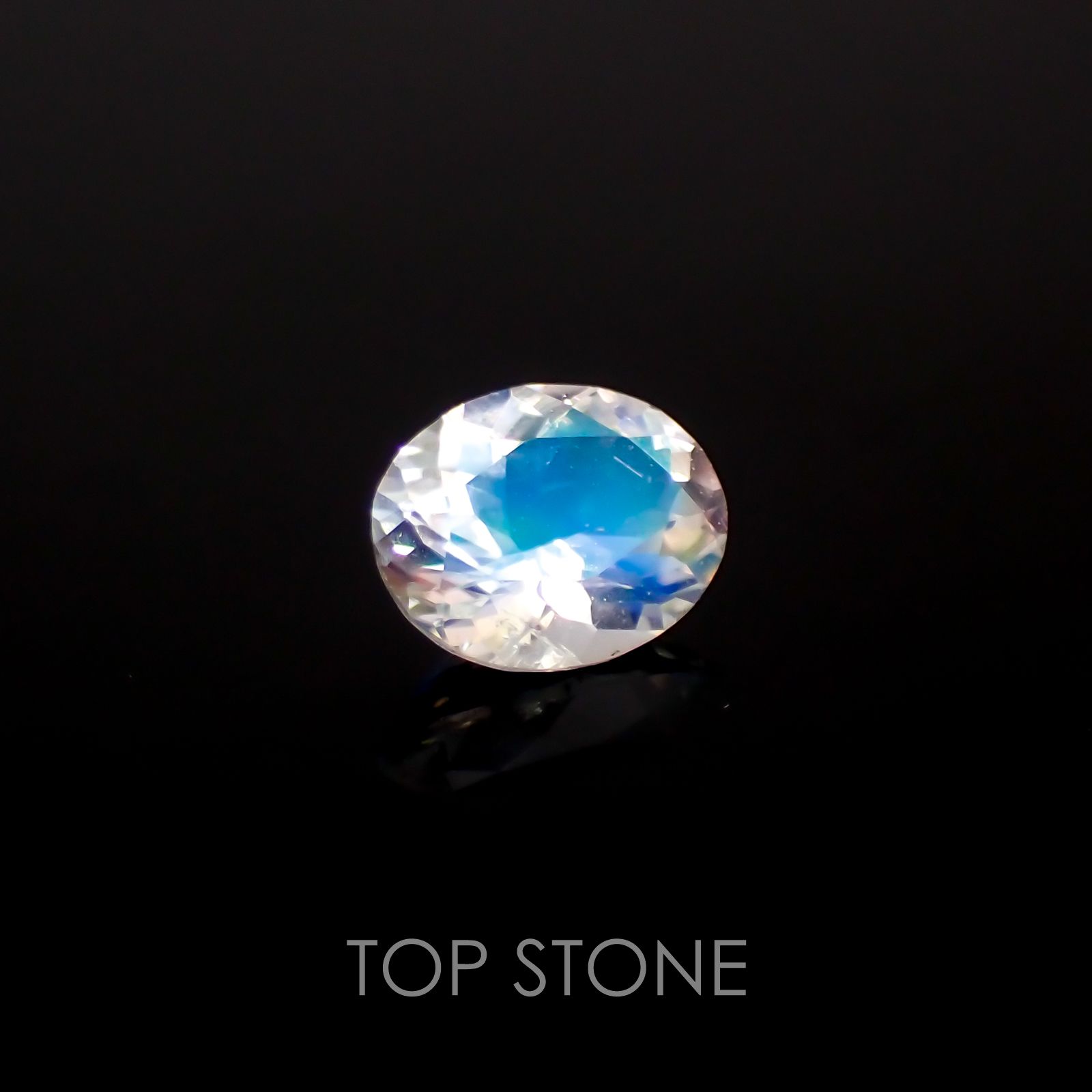 レインボームーンストーン(アンデシンラブラドライト) マダガスカル産 ルース 0.31ct[210410564]5.3×4.2mm前後