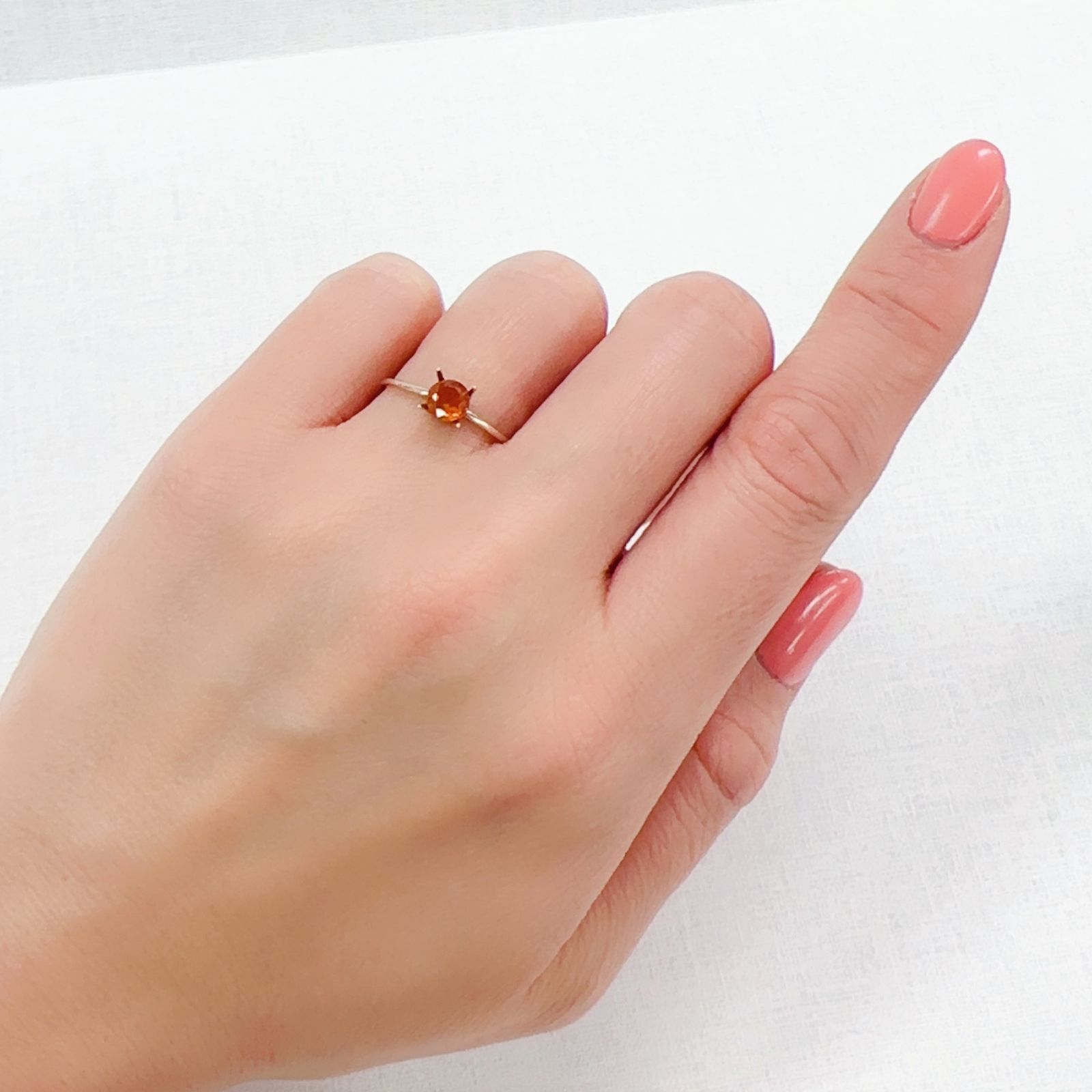 オレンジカイヤナイト ネパール産 0.59ct[230220587]4.9x4.9mm前後