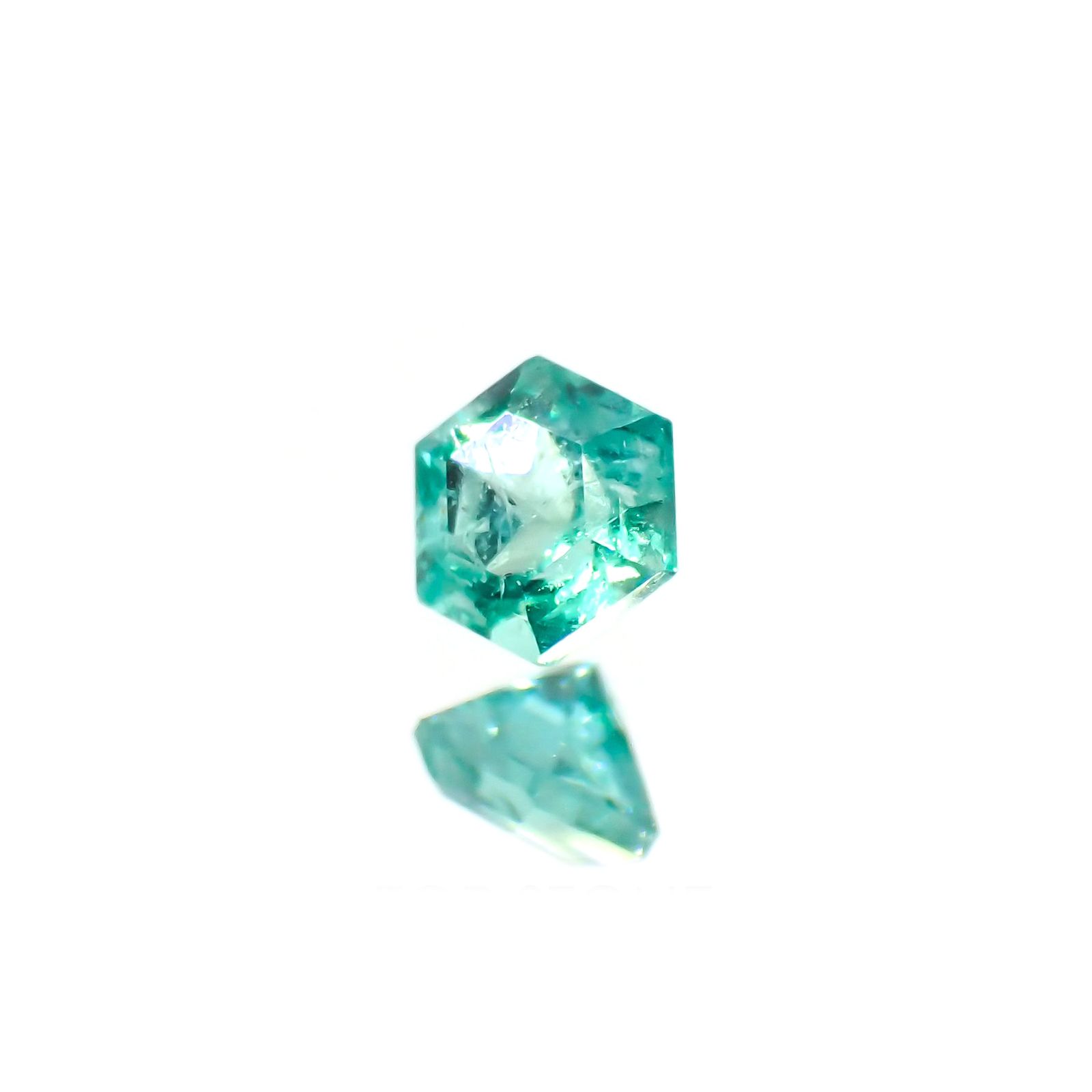 ◇ヘキサゴンカット◇エメラルド(宝石名エメラルド)ザンビア産 0.18ct 識別済[220115190]3.5x3.4mm前後