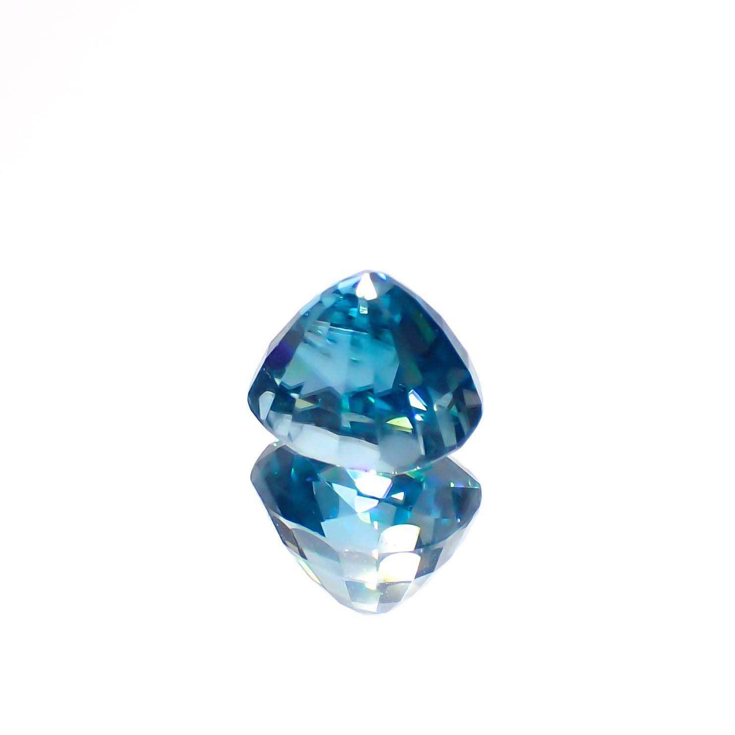 ラタナキリブルージルコン カンボジア産 2.07ct[220917925]6.5x5.5mm前後