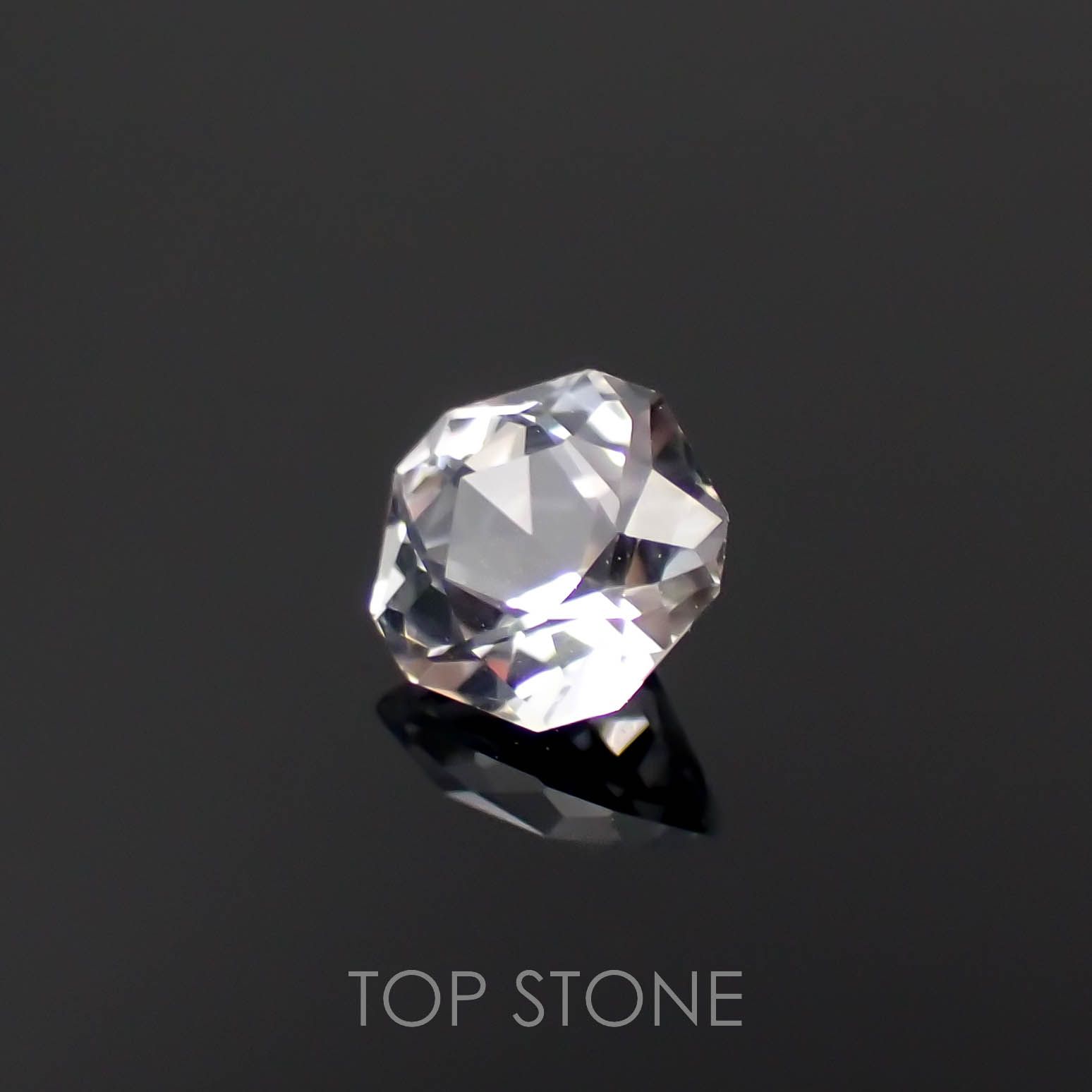 ◇カスタムカット◇ゴッシェナイト(宝石名ゴッシェナイト)ブラジル産 0.37ct 識別済[221219398]4.7x4.8mm前後