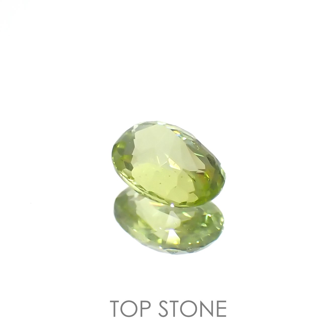 グリーンエンスタタイト(宝石名グリーン・エンスタタイト)カメルーン産 0.41ct 識別済[220917602]5.4x3.9mm前後
