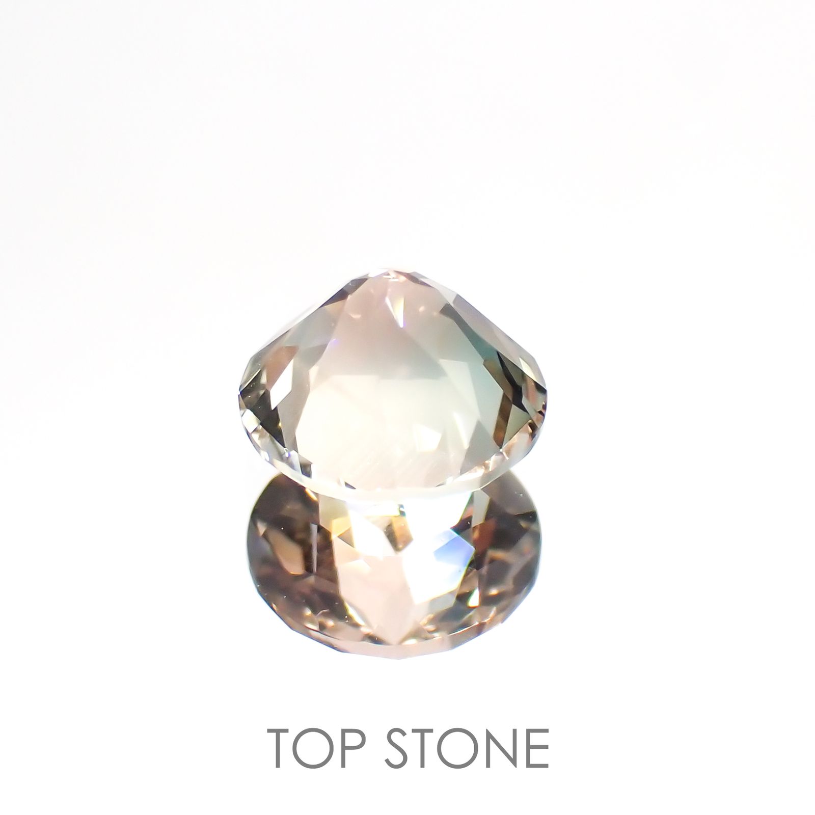 バイカラーオレゴンサンストーン(宝石名バイカラー・ラブラドライト)アメリカ・オレゴン州産 0.76ct 識別済[220113878]6.1x6mm前後