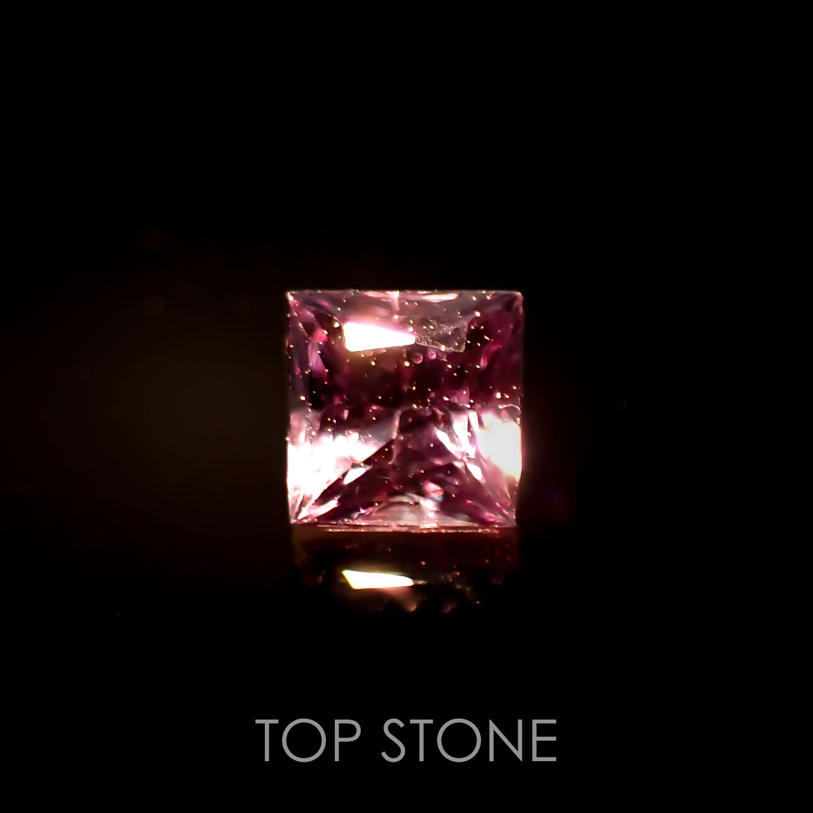 ◇プリンセスカット◇カラーチェンジガーネット アレキタイプ(宝石名ガーネット)マダガスカル・ベキリー産 0.10ct 識別済[221119053]2.5x2.5mm前後