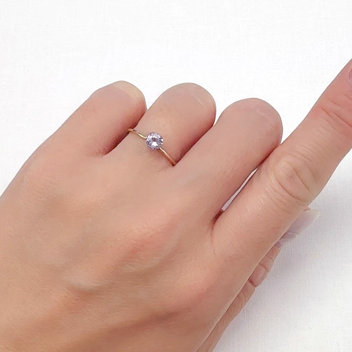カラーシフト ピンクダイアスポア アフガニスタン産 0.43ct[240627973]4.7x4.7mm前後