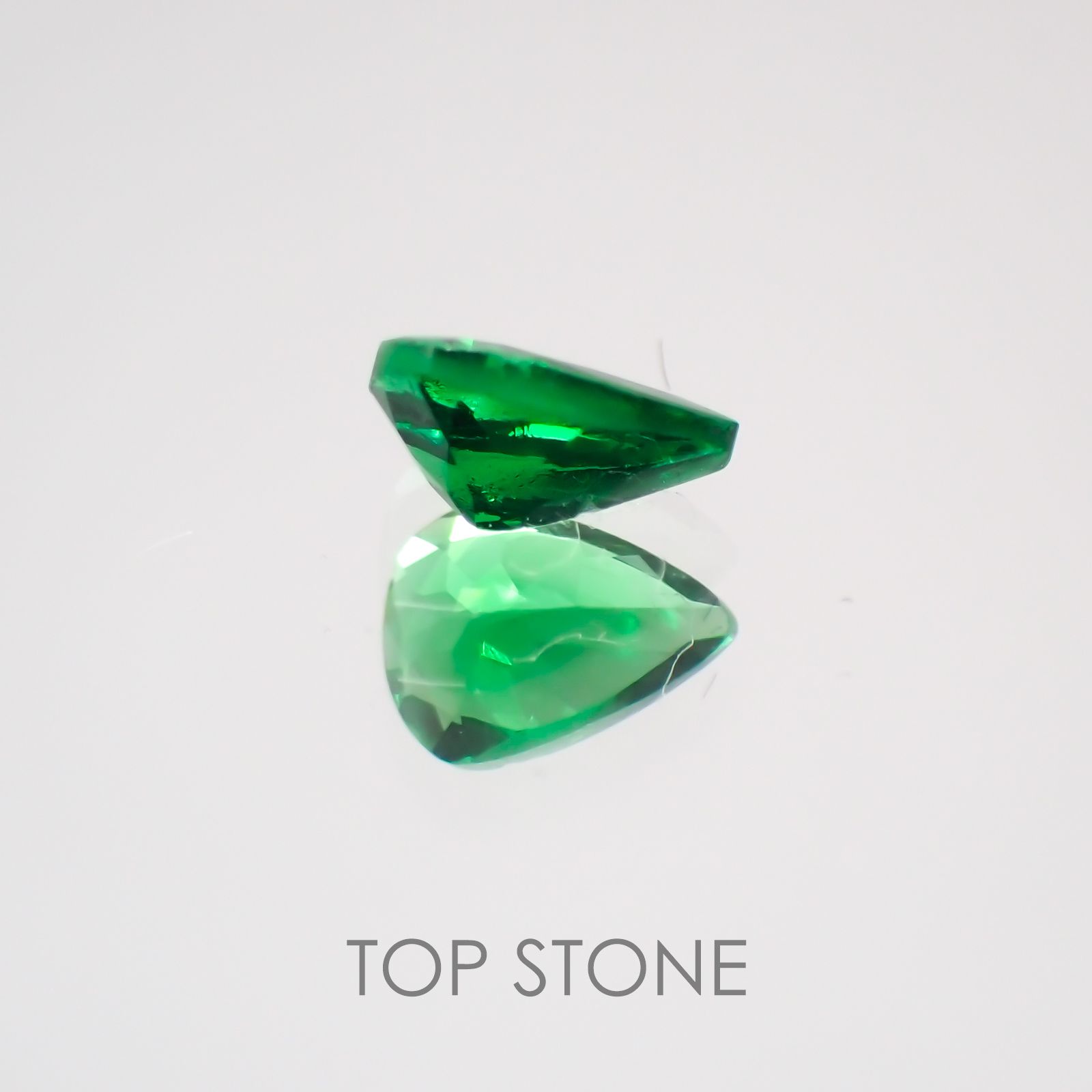 ツァボライト タンザニア産 ルース 0.17ct[21069924]4×3mm前後