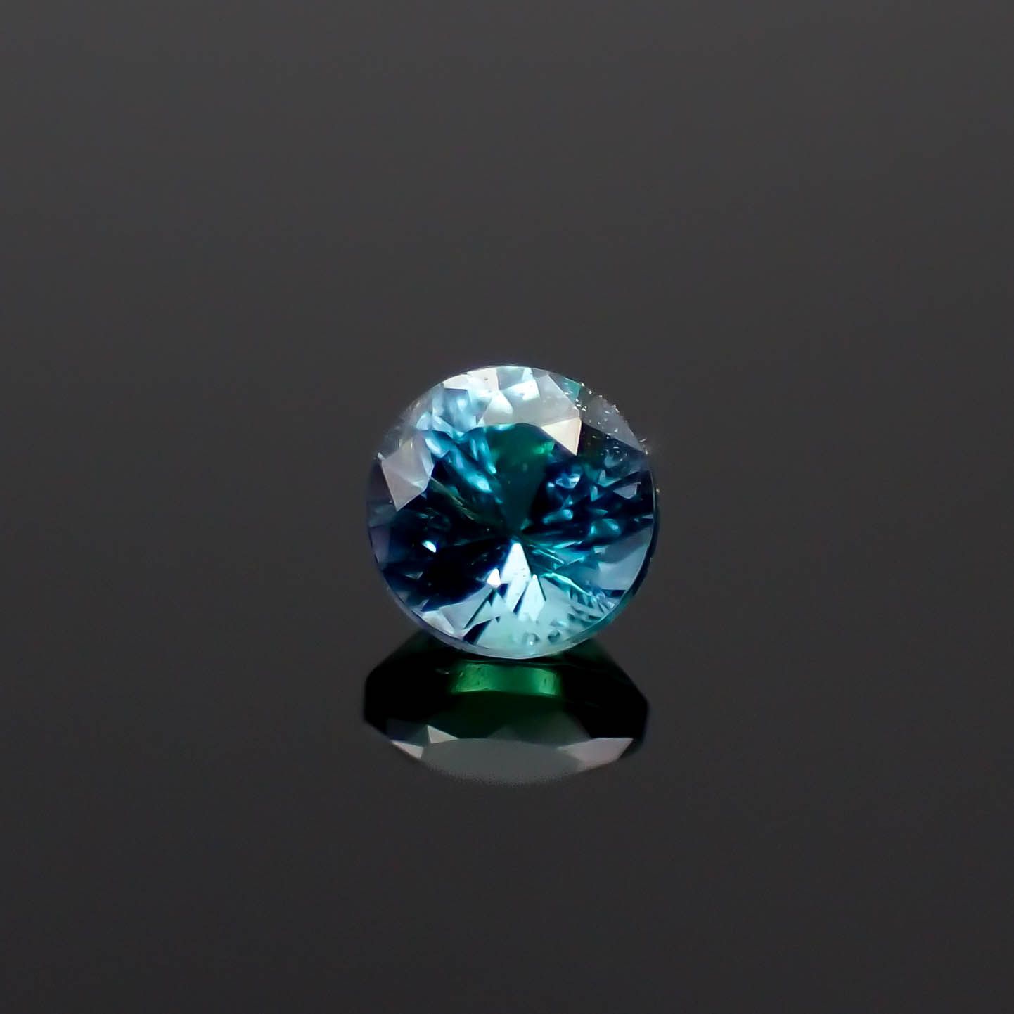 ブルーコーネルピン(宝石名ブルー・コーネルピン)タンザニア産 0.11ct 識別済[240527696]2.8x2.7mm前後
