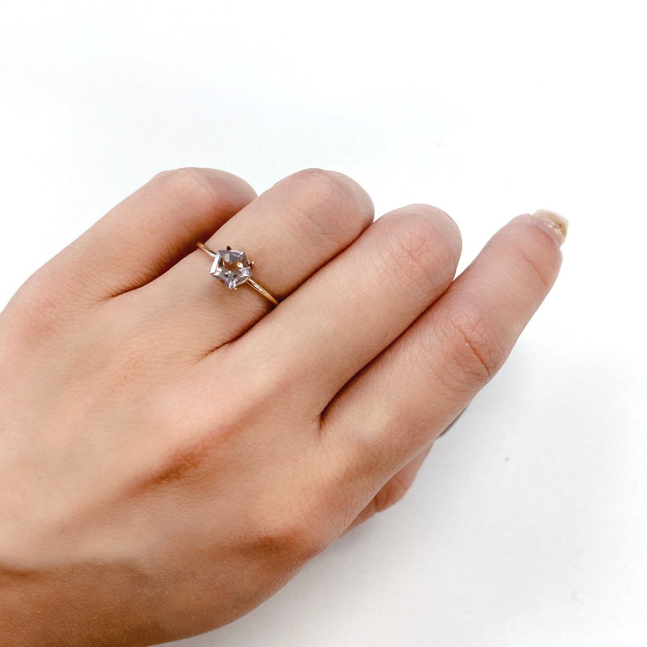 ◇ペンタゴンカット◇アメトリンSA(宝石名バイカラー・クォーツ/別名アメトリン) ボリビア産 0.74ct 識別済[210611043]6.1×6.4mm前後