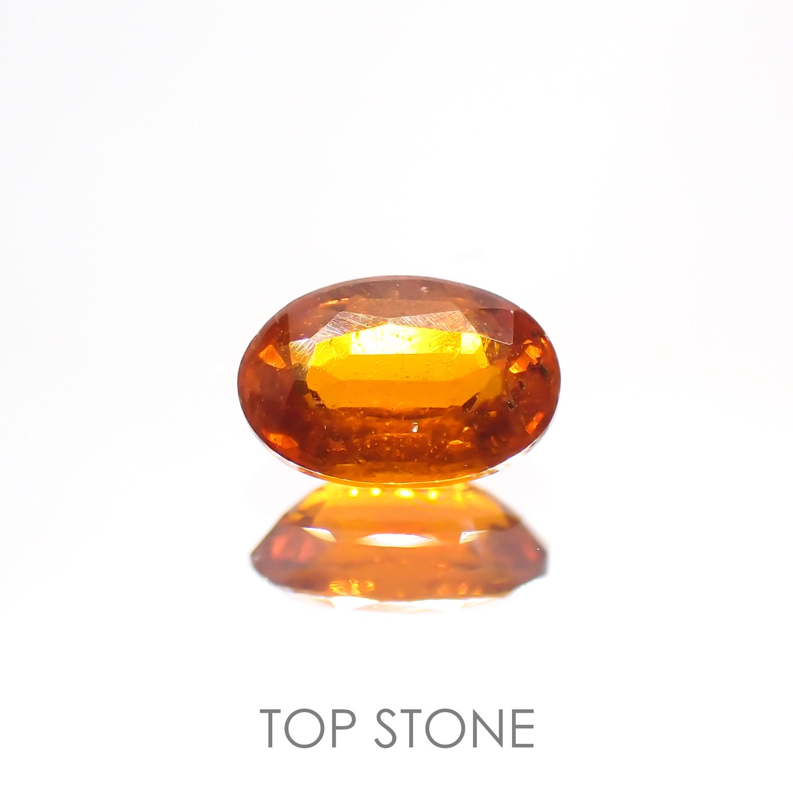 オレンジカイヤナイト(宝石名カイヤナイト) タンザニア産 0.56ct 識別済[210310585]6.1×4mm前後