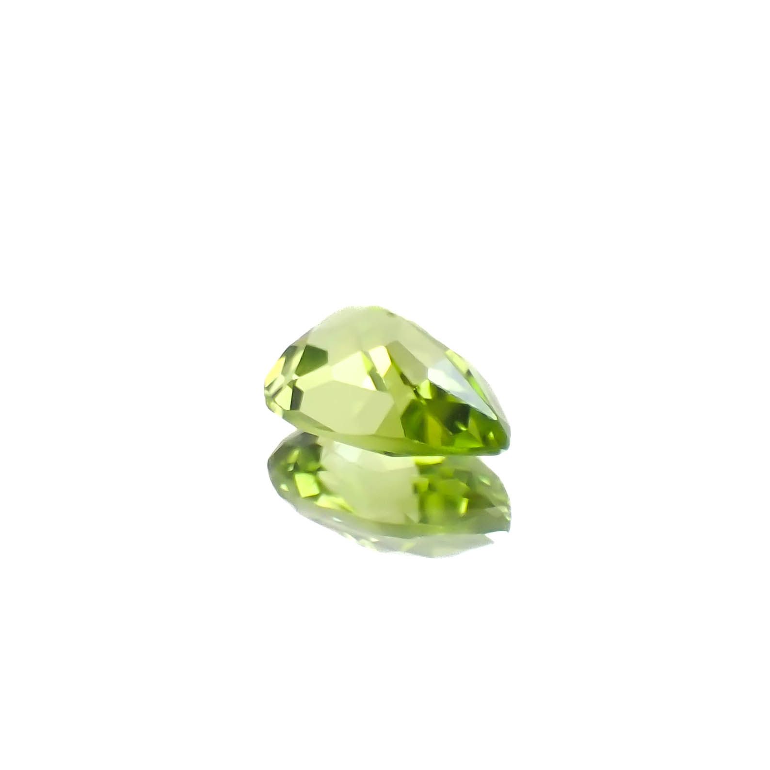 ペリドット 中国産 1.42ct [250330114]8.9x6mm前後