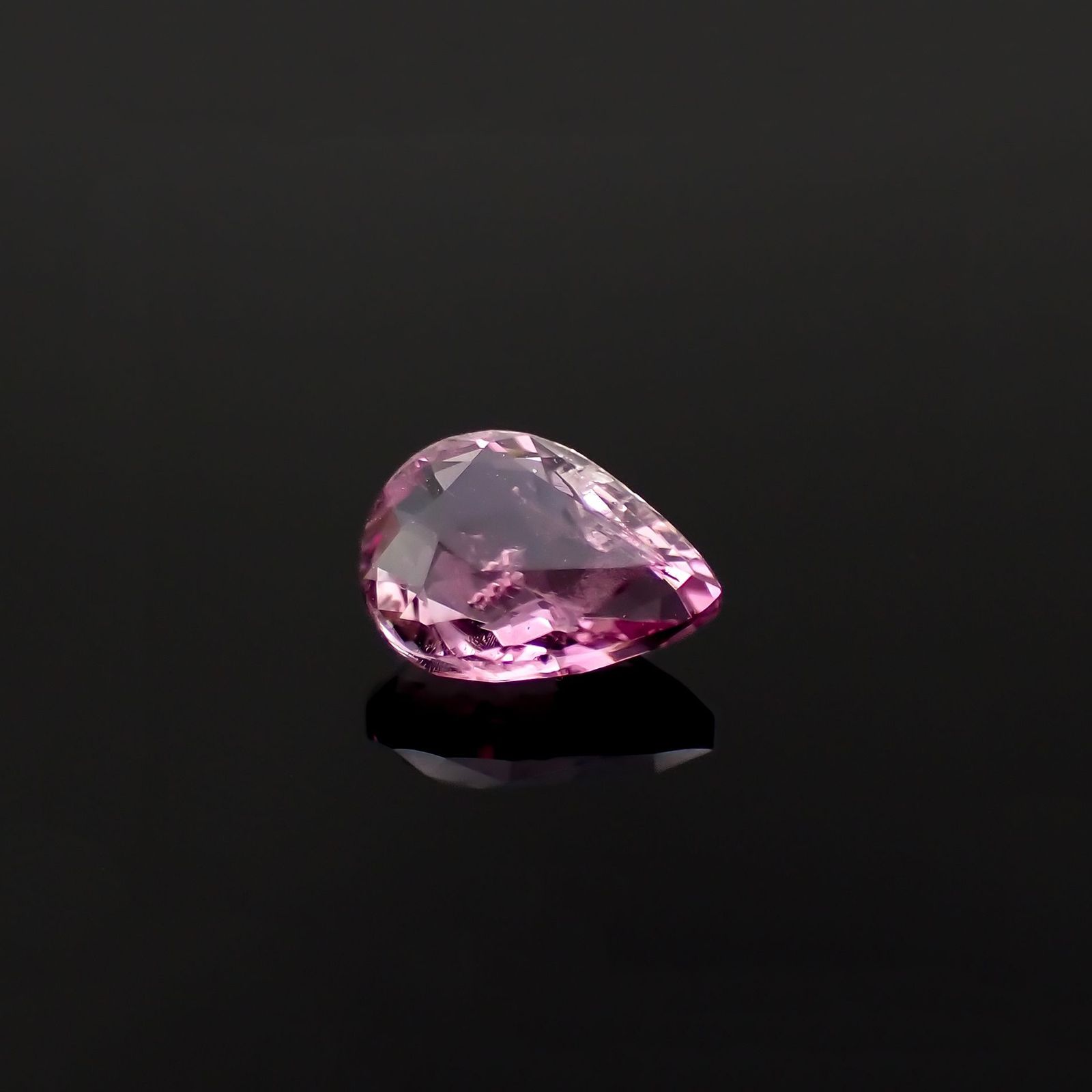 ピンクポードレッタイト(宝石名ピンク・ポードレッタイト)ビルマ産 ソ付(彩珠) 0.936ct / 7.2x5.3mm前後 [260718921]