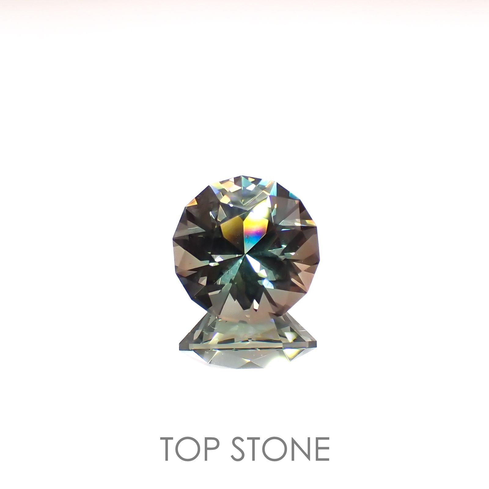 ◇カスタムカット◇バイカラーオレゴンサンストーン(宝石名ラブラドライト)アメリカ・オレゴン州産 3.00ct 識別済[220616265]9.8x9.7mm前後
