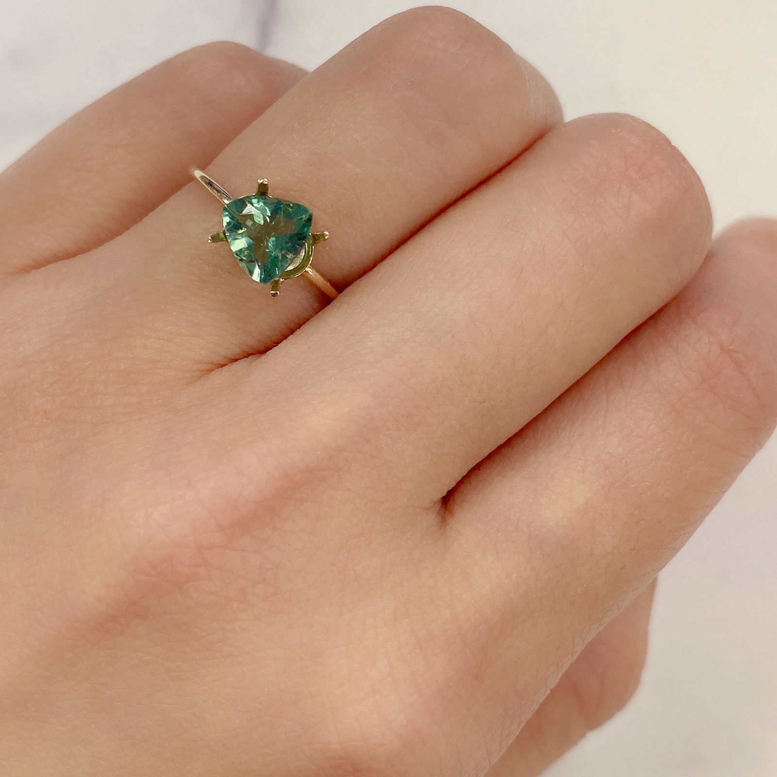 フローライト フルオレッセンス(宝石名フルオライト)イギリス・ロジャリー鉱山産 1.1ct 識別済[211113778]6.8x6.9mm前後