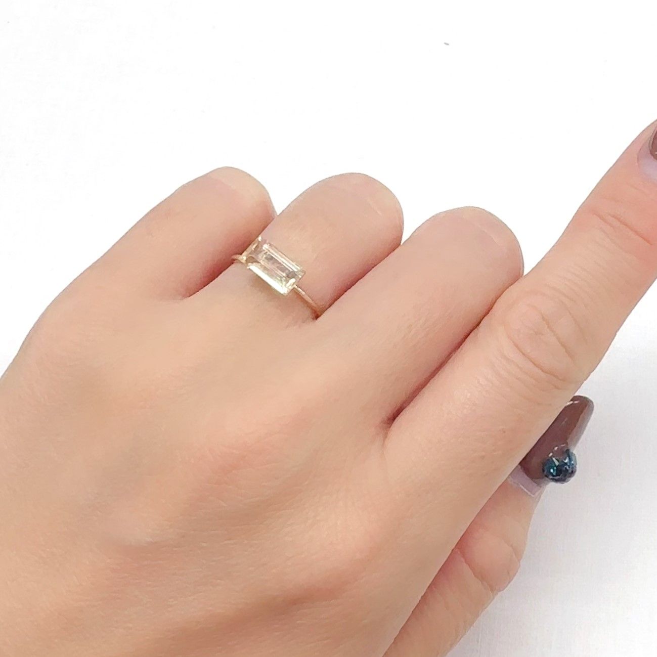 オレゴンサンストーン アメリカ・オレゴン州産 1.18ct[240627871]8.8x4.6mm前後