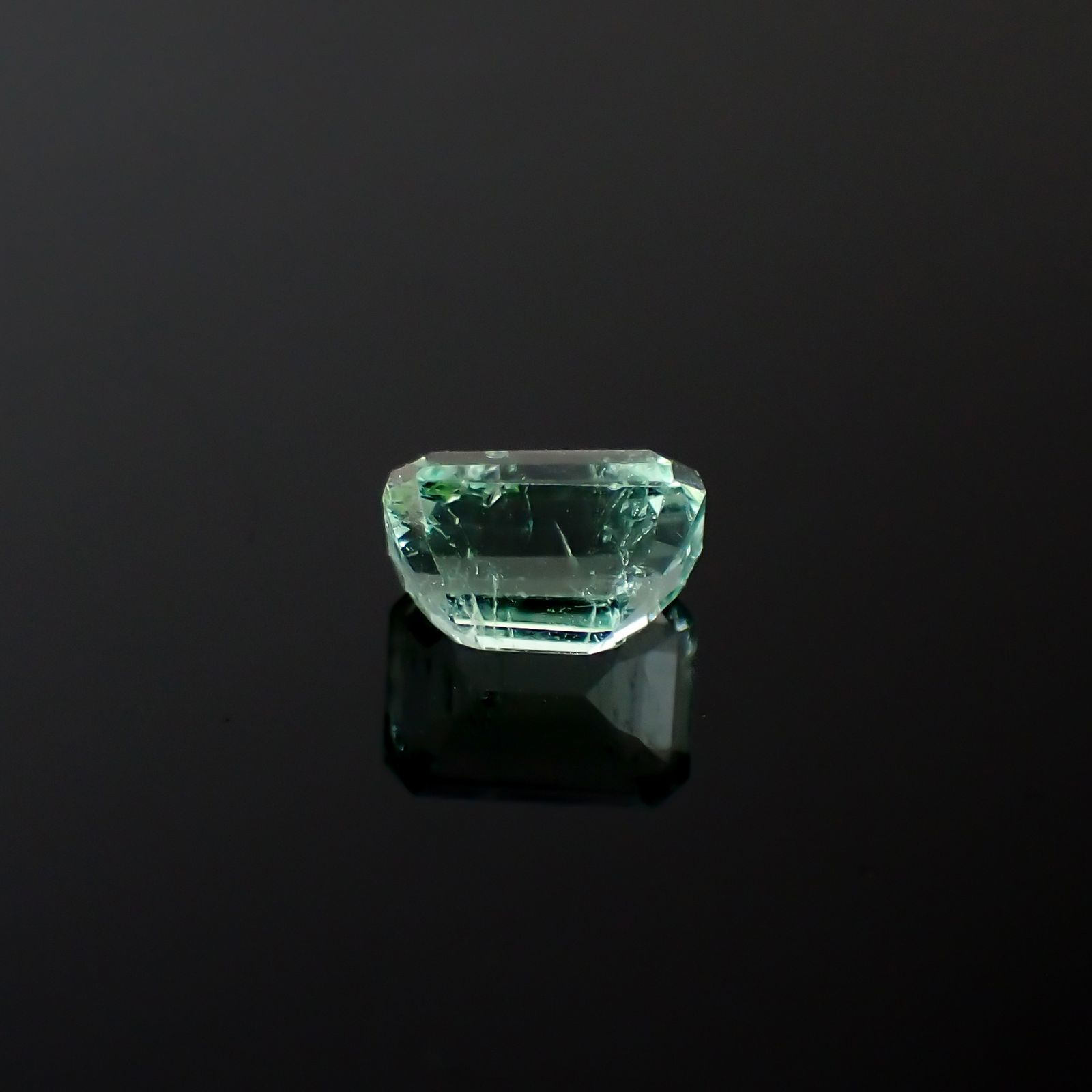 パステルカラーエメラルド コロンビア産 1.12ct[240225963]6.8x4.9mm前後