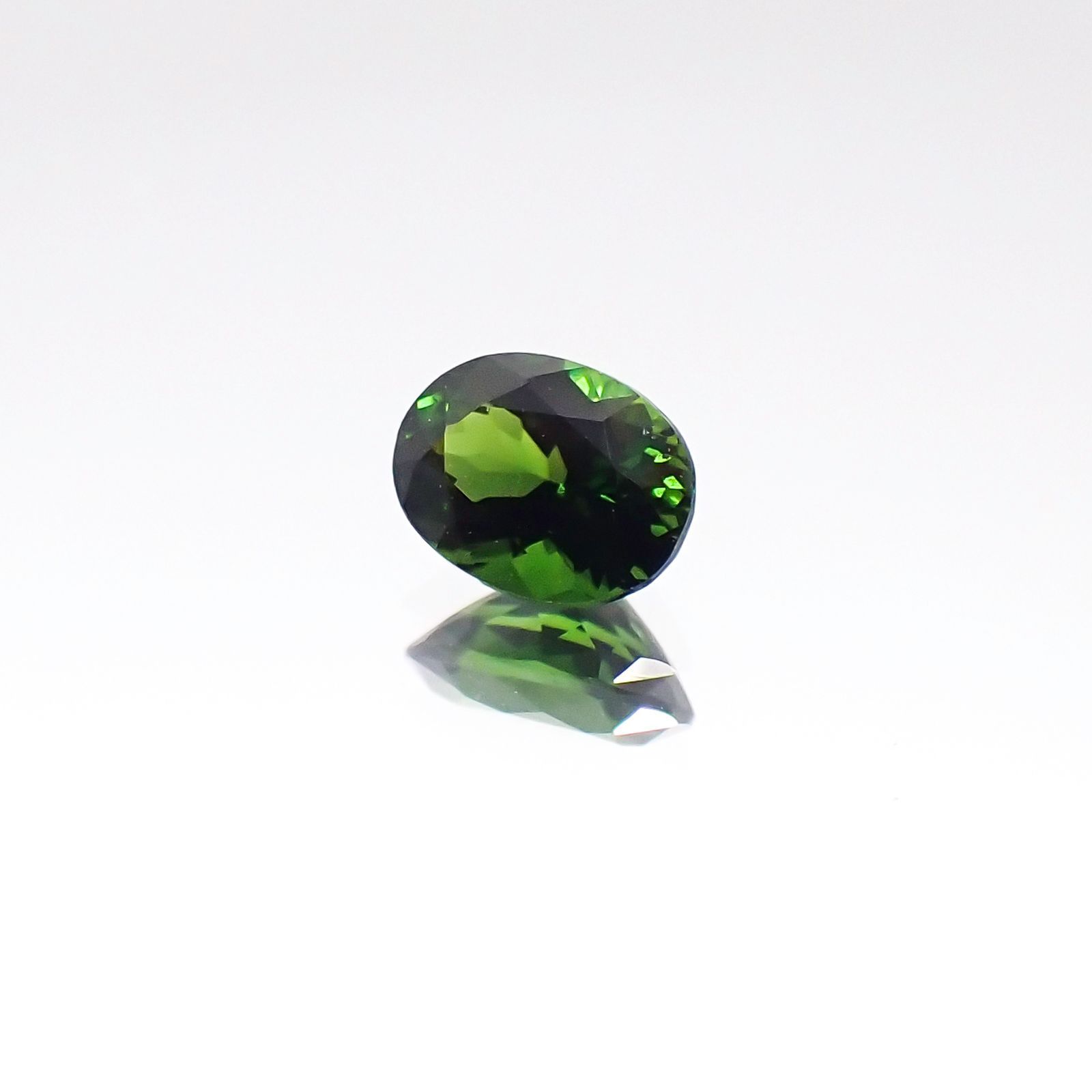 クロムトルマリン(宝石名クロム・トルマリン)タンザニア産 0.34ct 識別済[230823073]5.1x3.8mm前後
