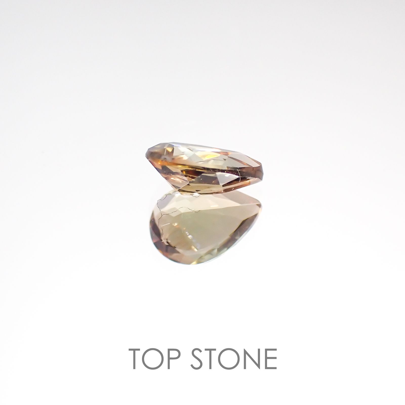 バイカラーアンダリュサイト スリランカ産 ルース 0.63ct[20117477]7×5.1mm前後
