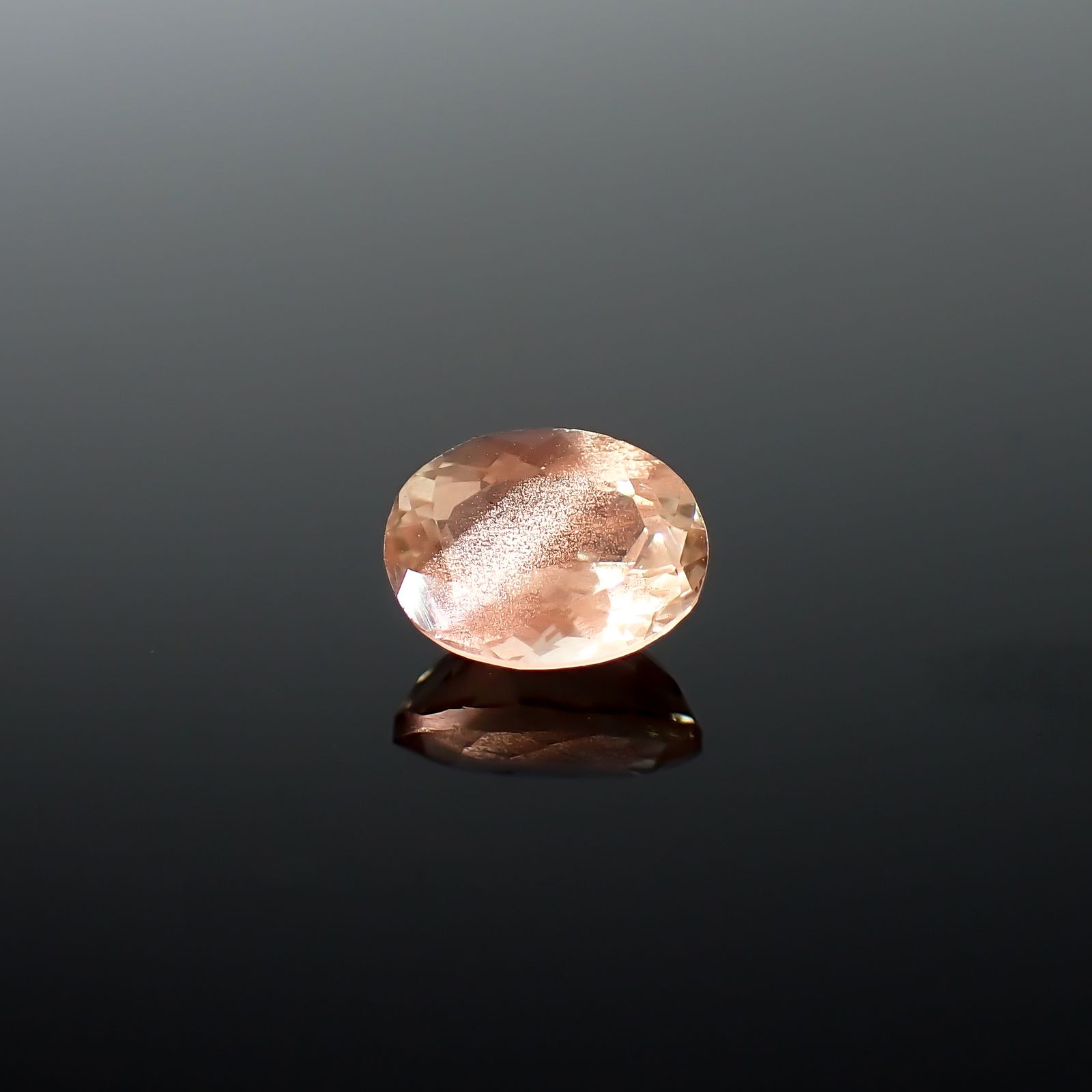 オレゴンサンストーン アメリカ・オレゴン州産 1.34ct / 8x6.1mm前後 [260732639]