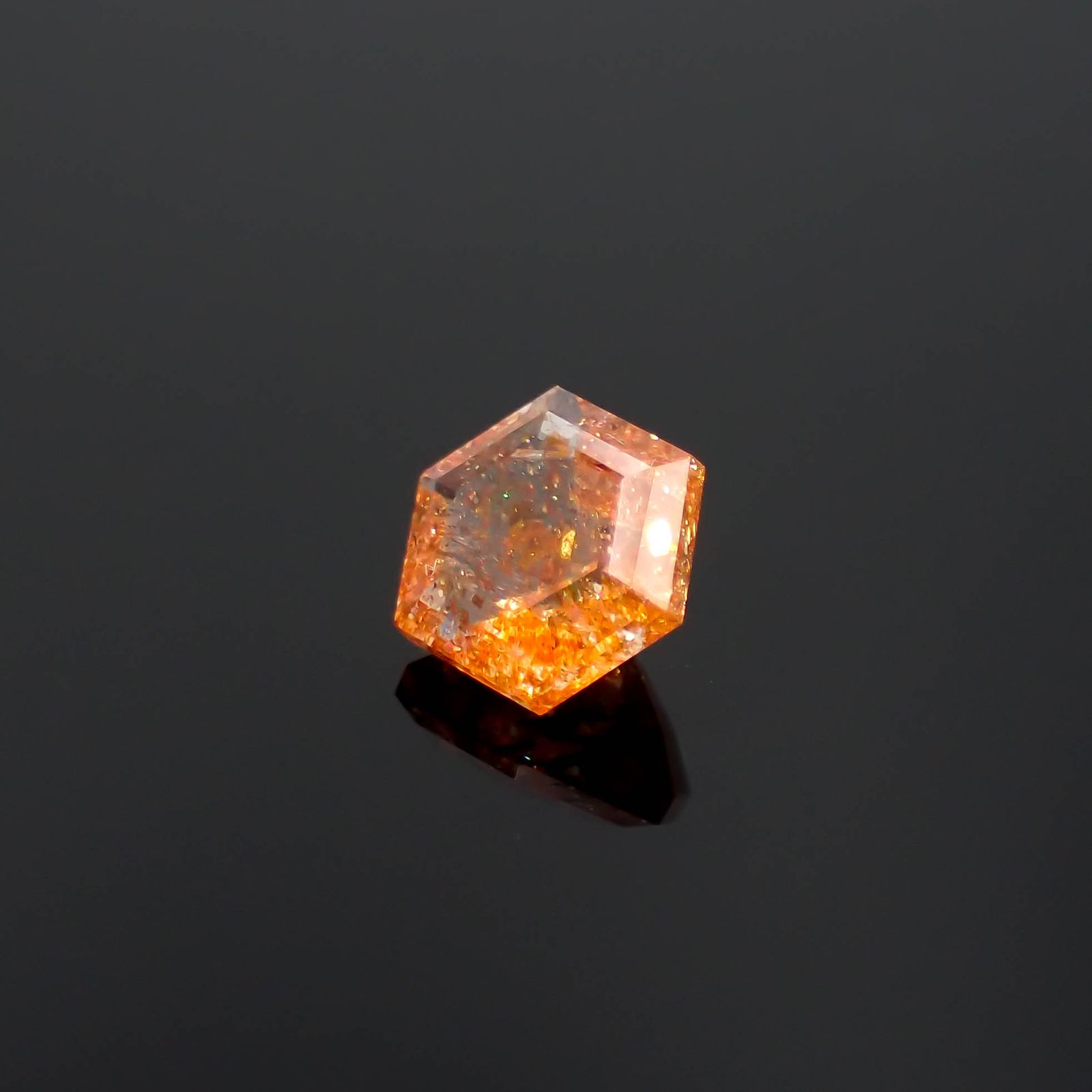 ◇ヘキサゴンカット◇イリュージョンサンストーンイリュージョンサンストーン タンザニア産 0.50ct[230320960]4.9x4.8mm前後