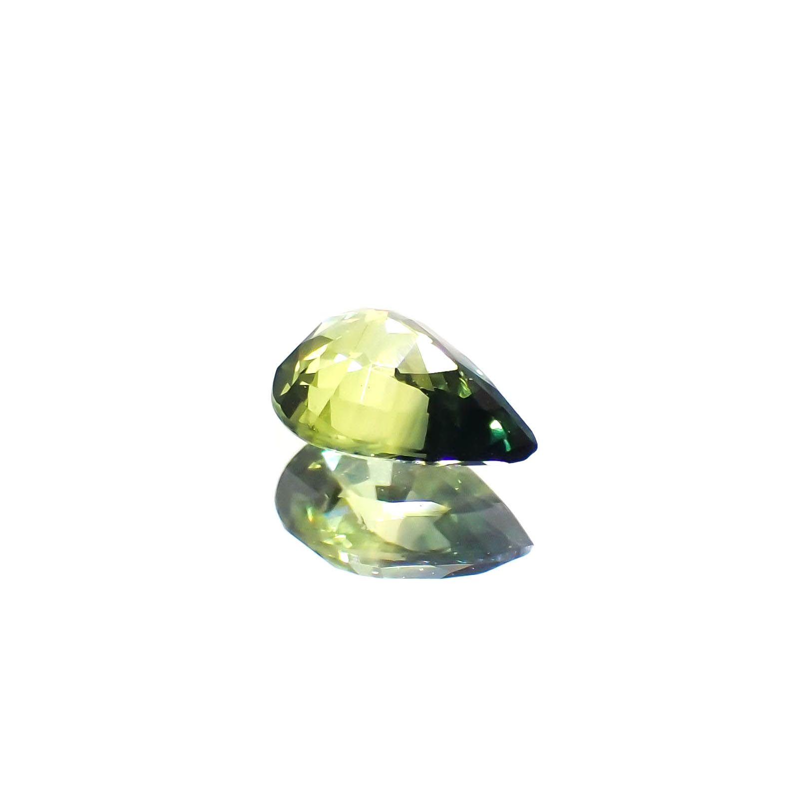バイカラーサファイア(宝石名サファイア)マダガスカル/オーストラリア産 0.45ct 識別済[250114849]5.8x4.1mm前後