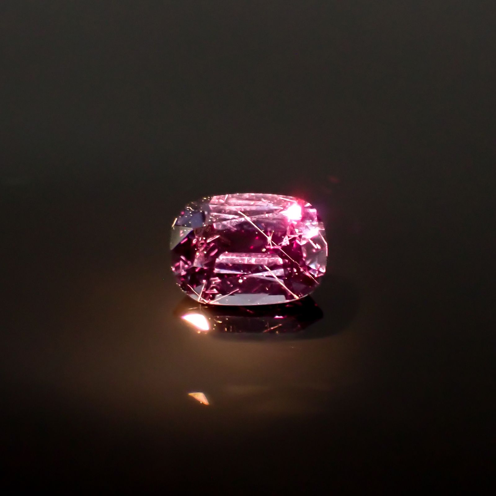ベキリーブルーガーネット（カラーチェンジガーネット アレキタイプ） マダガスカル・ベキリー産 0.64ct[240628286]5.9x4.2mm前後