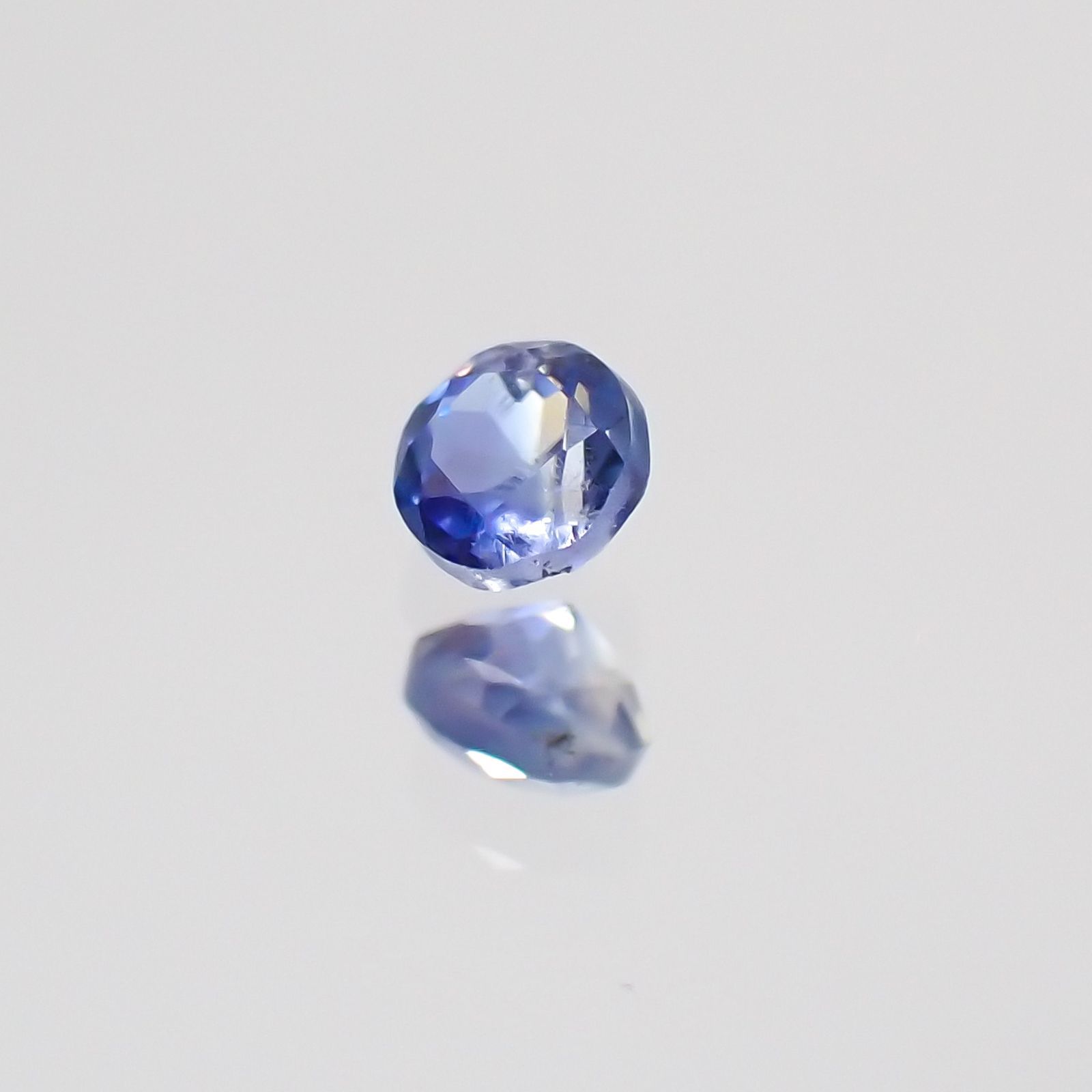 ベニトアイト(宝石名ベニトアイト) アメリカ・カリフォルニア産 0.069ct 識別済[20129033]2.3×2.3mm前後
