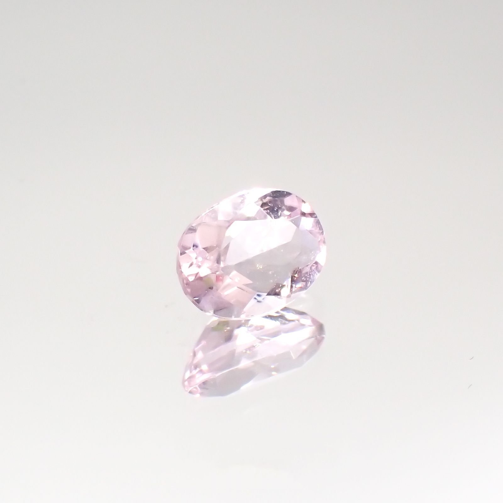 ピンクフローライト(宝石名フルオライト)ブラジル産 1.44ct 識別済[220115133]8x6.1mm前後