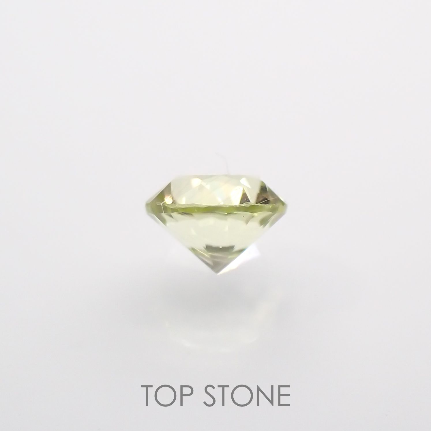 パラサイティックペリドット(宝石名ペリドット)採取地：ロシア 0.032ct 識別済[220616232]1.9x1.9mm前後