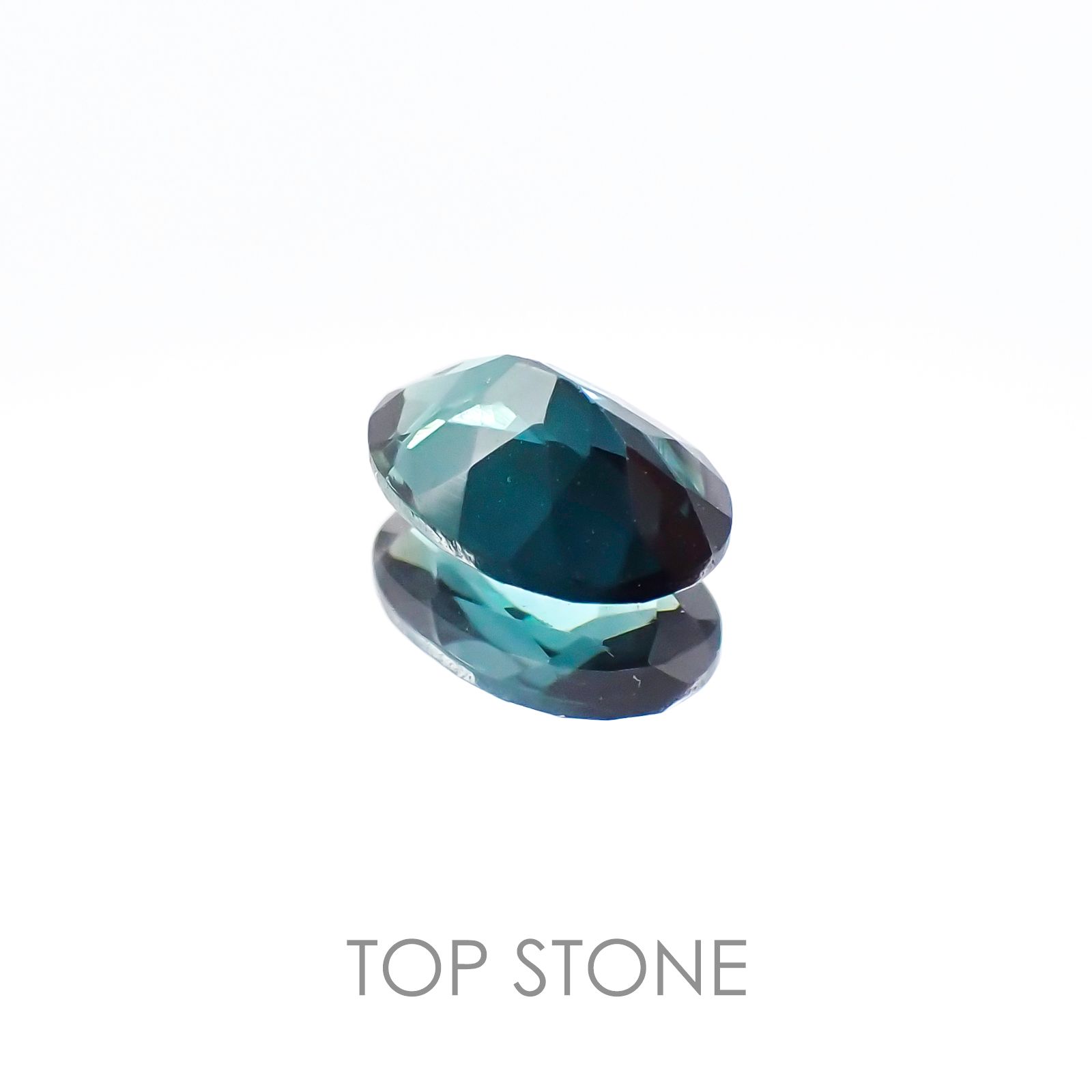 ブルートルマリン ブラジル産 ルース 0.66ct[20106796]6.8×4.6mm前後
