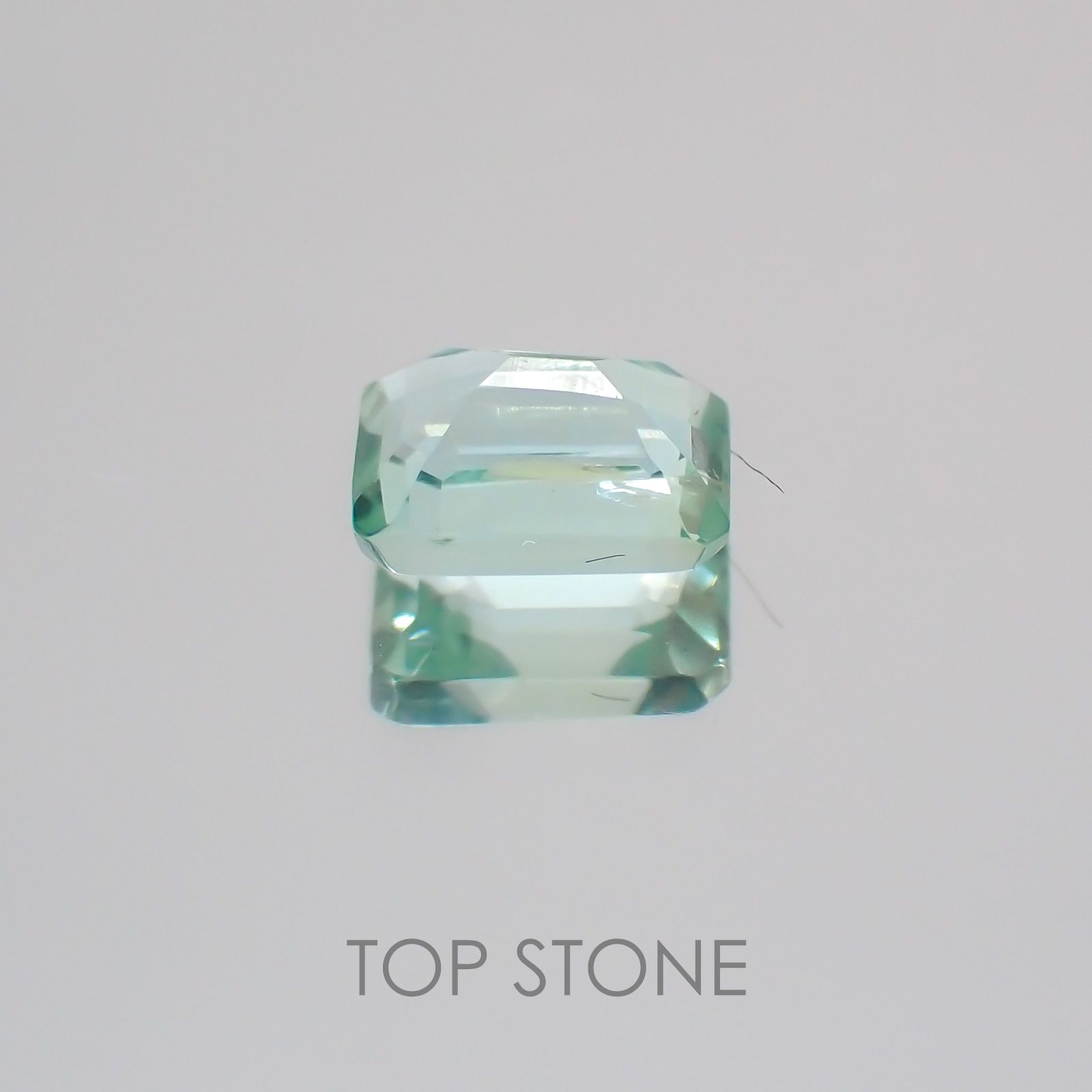 ミントベリル(宝石名グリーン・ベリル) ブラジル産 0.46ct 識別済[21079834]5.4×3.7mm前後