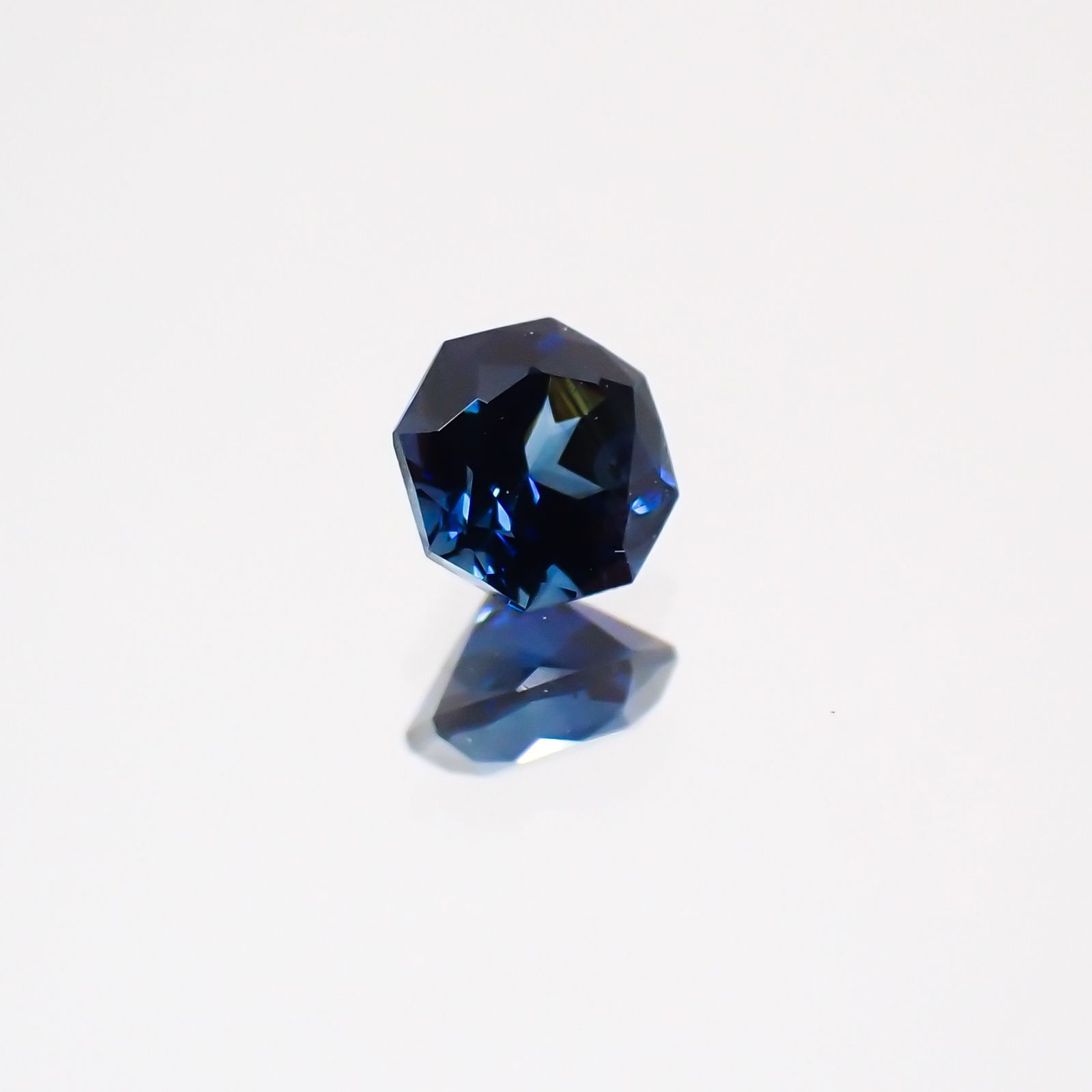 ◇オクタゴンカット◇サファイアSA マダガスカル産 ルース 0.19ct[21049061]3.2×3.1mm前後