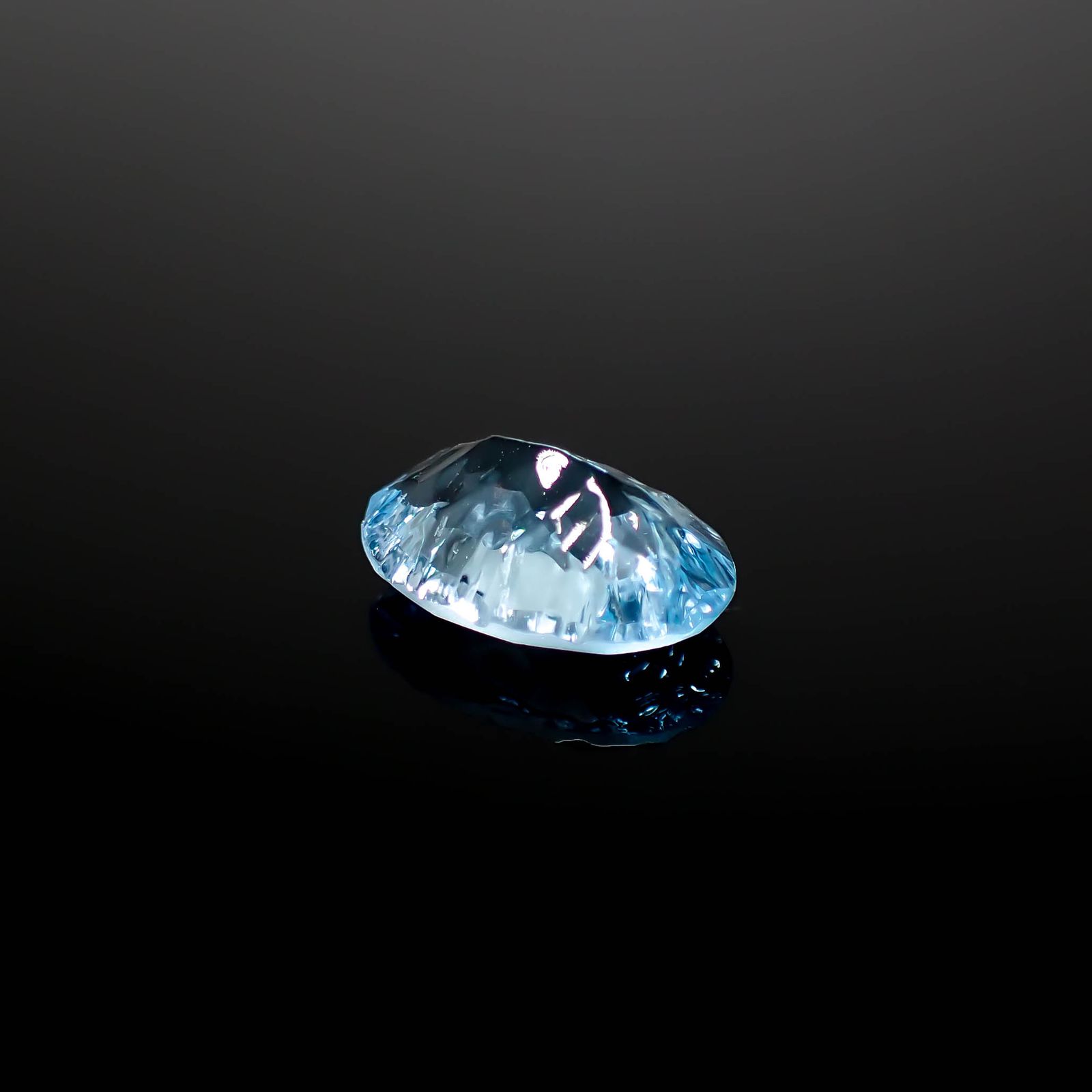 ◇カスタムカット◇ブルートパーズ ブラジル産 3.67ct [241029250]12.1x8.1mm前後