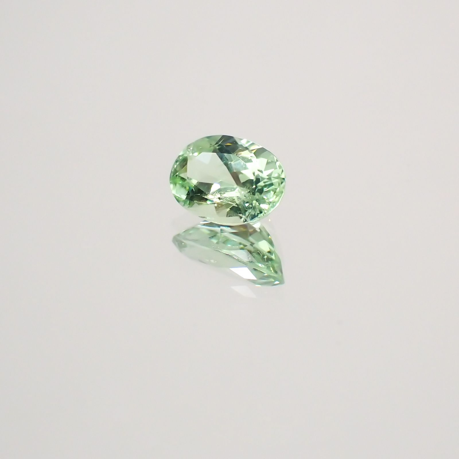 ミントカラー パライバトルマリン(宝石名トルマリン/別名パライバ・トルマリン) モザンビーク産 0.394ct ソ付(宝貴協)[210510647]5.6×3.9mm前後