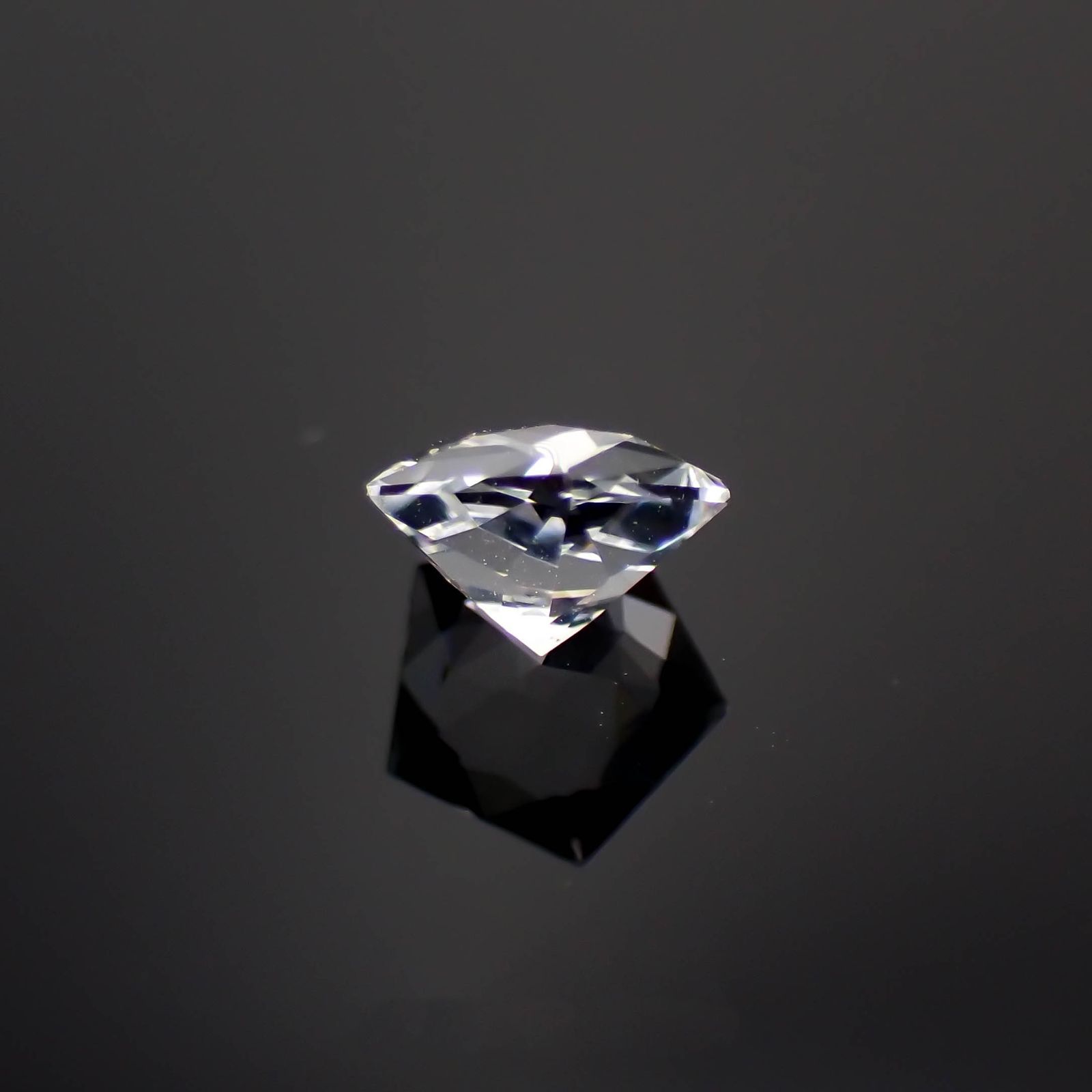 ◇カスタム・ペンタゴンカット◇ゴッシェナイト(宝石名ゴッシェナイト)ブラジル産 0.46ct 識別済[221219394]5.2x5.5mm前後